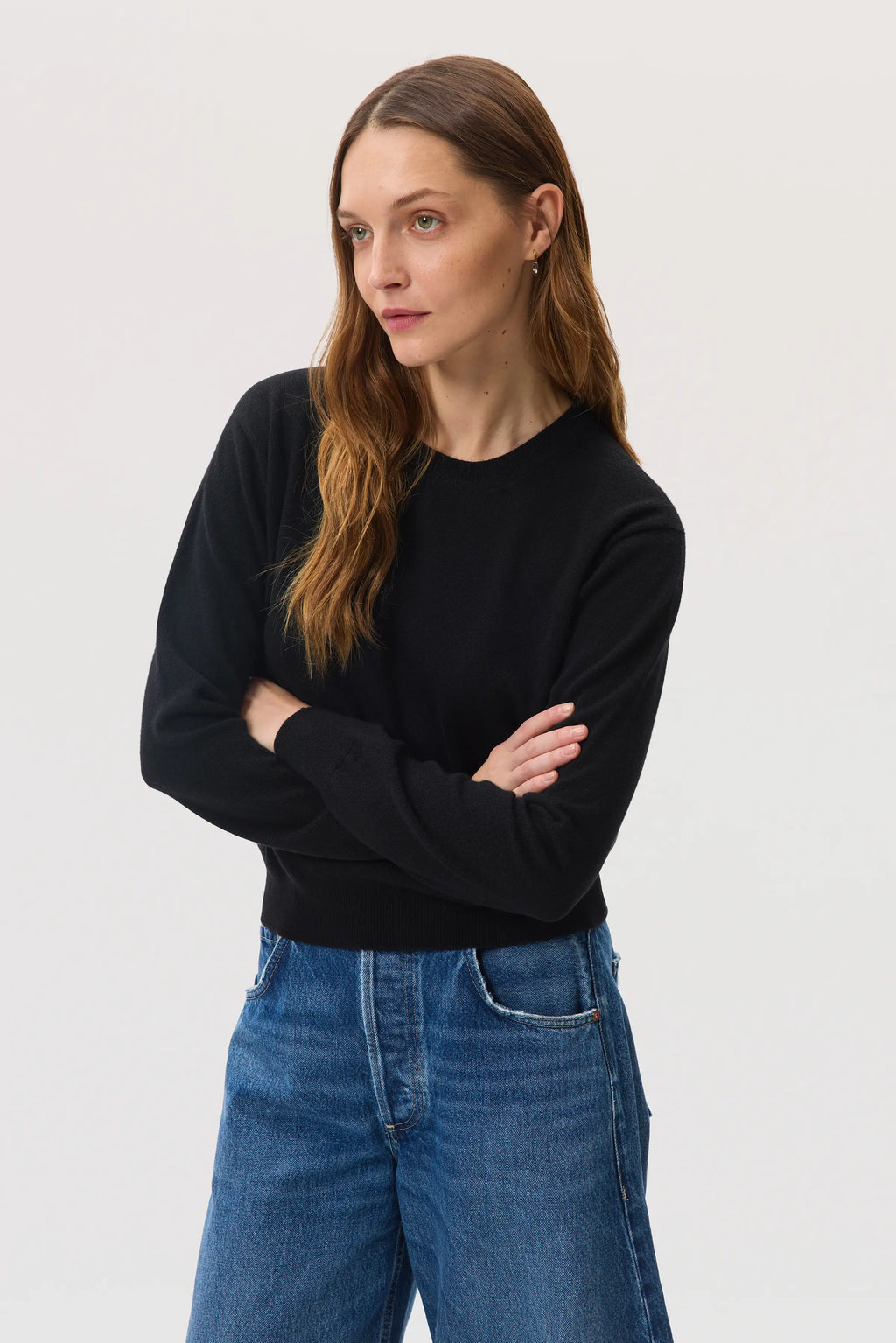Johnstons of Elgin - Classic Black Cashmere Round Neck Jumper