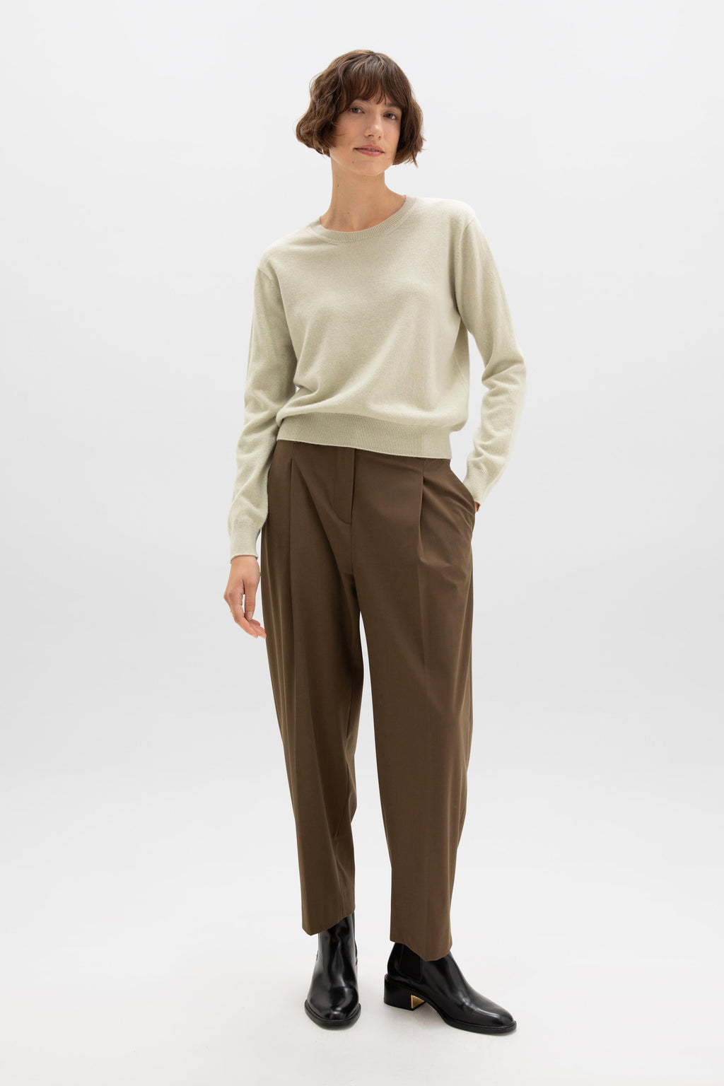Johnstons of Elgin - Light Green Cashmere Round Neck Jumper