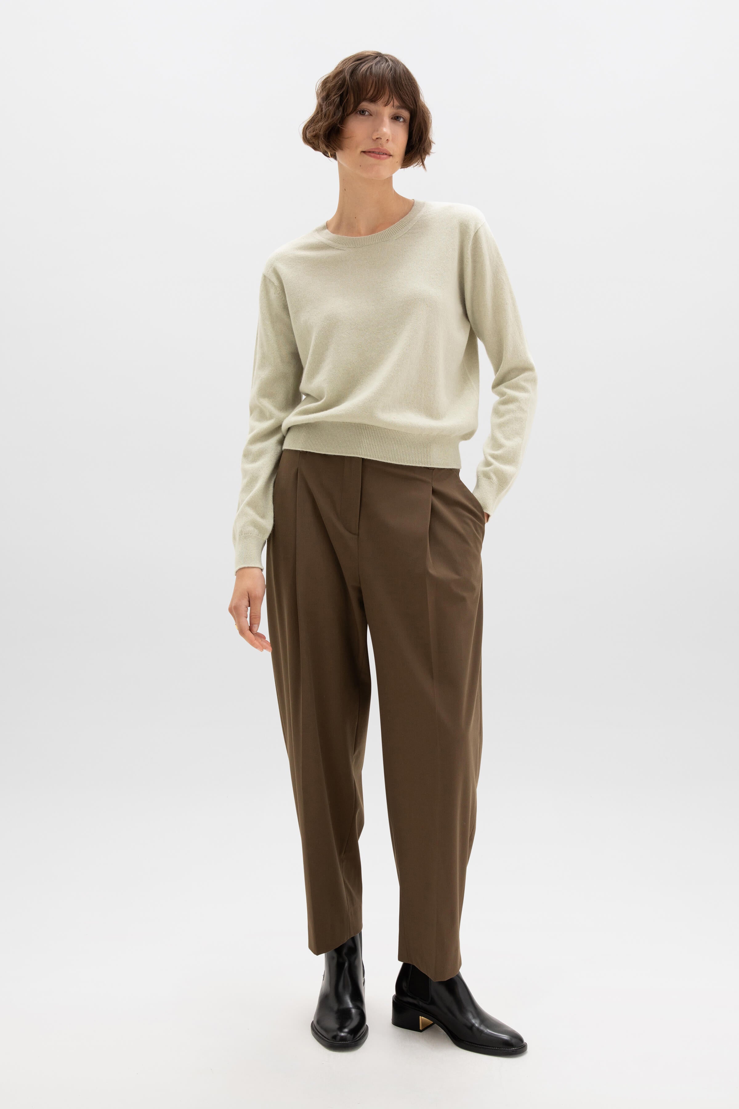 Johnstons of Elgin - Light Green Cashmere Round Neck Jumper