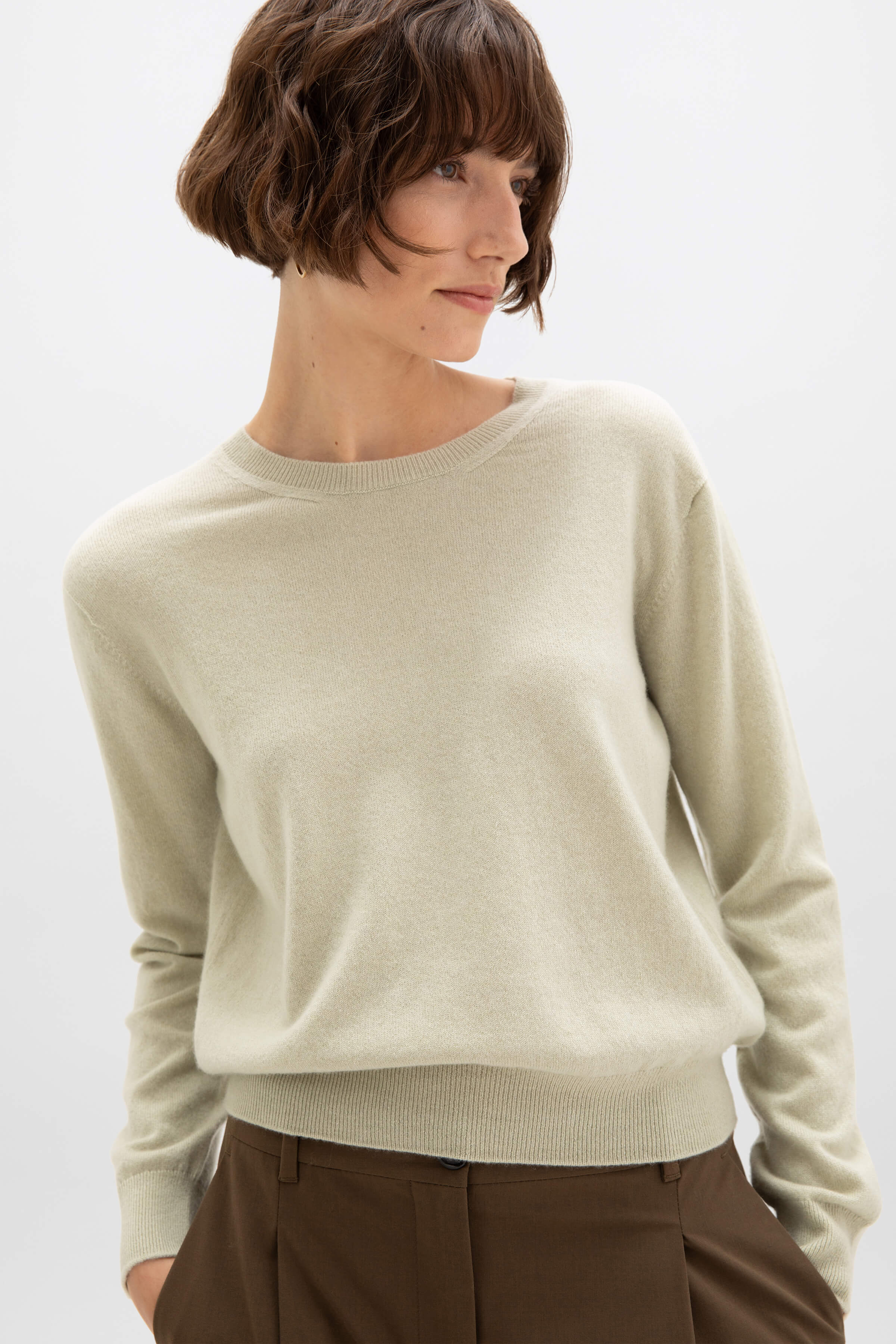 Johnstons of Elgin - Light Green Cashmere Round Neck Jumper