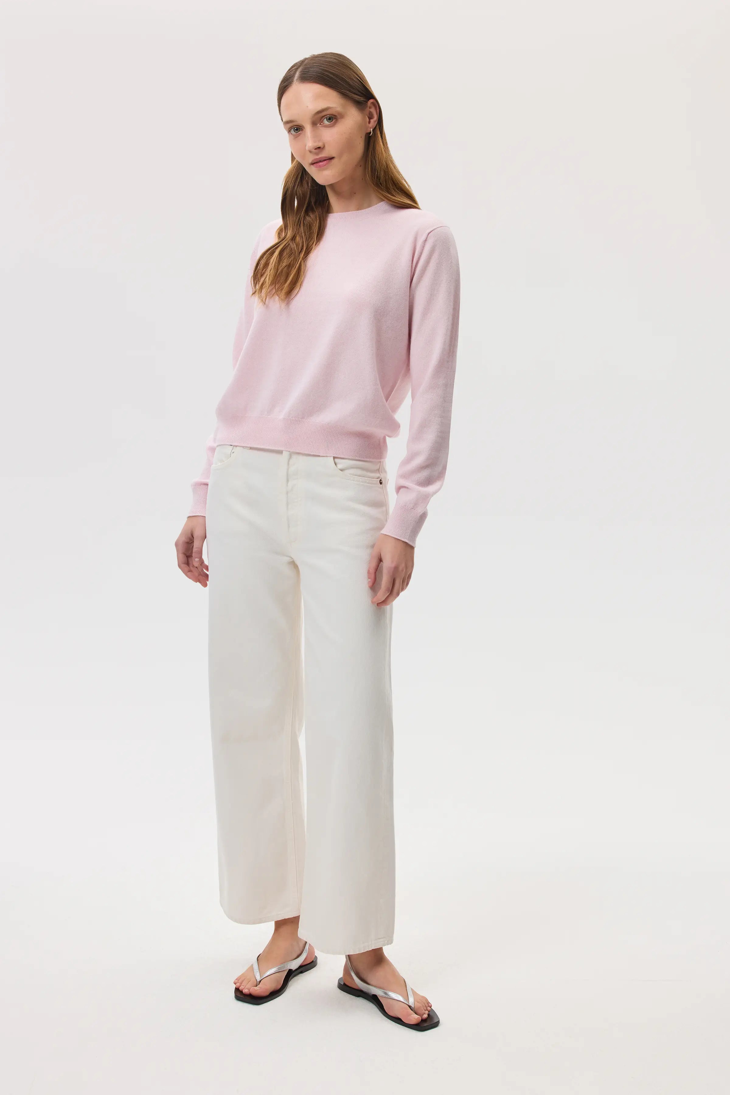 Johnstons of Elgin - Classic Cashmere Light Pink Round Neck Jumper