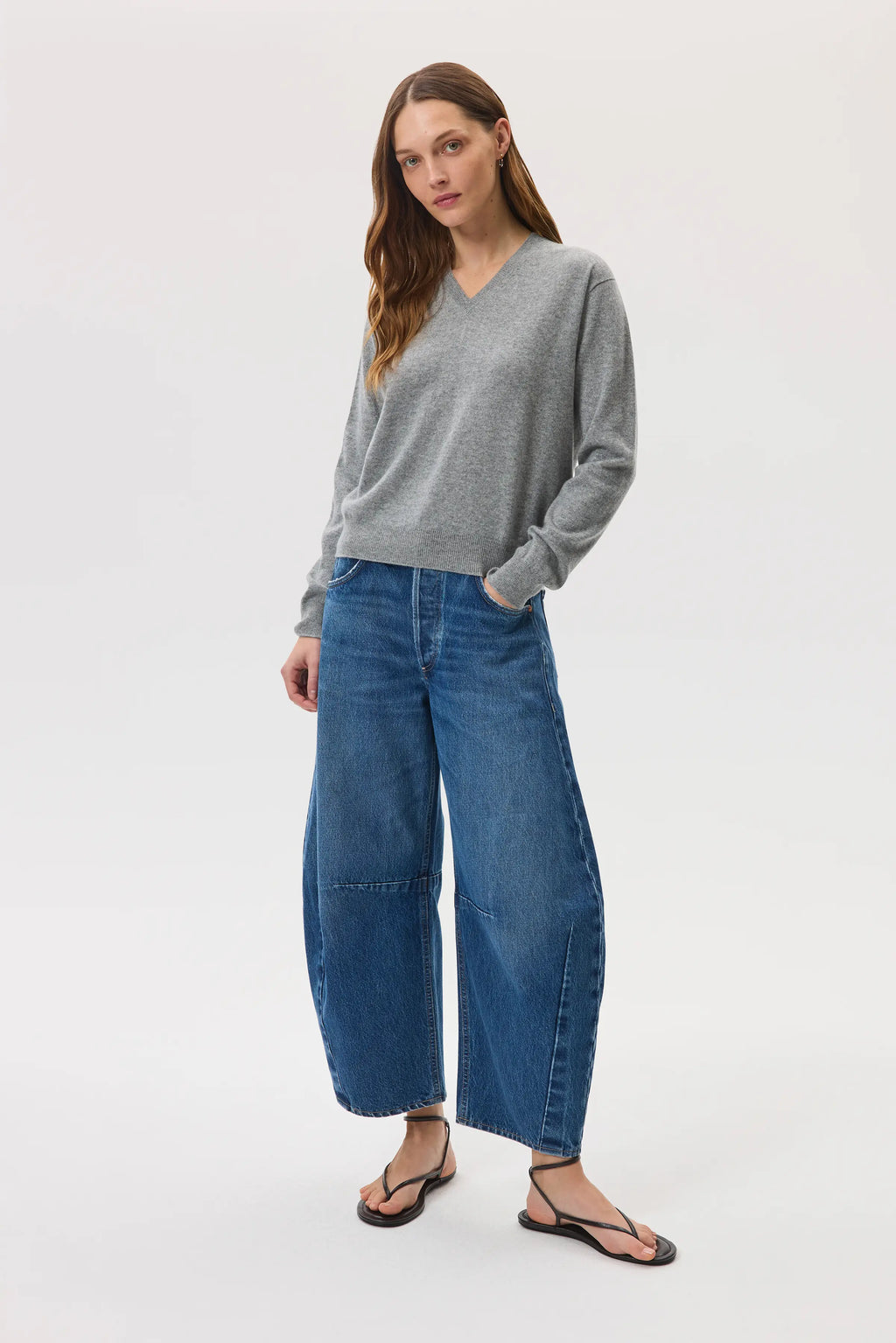Johnstons of Elgin - Classic Cashmere Grey V Neck Jumper