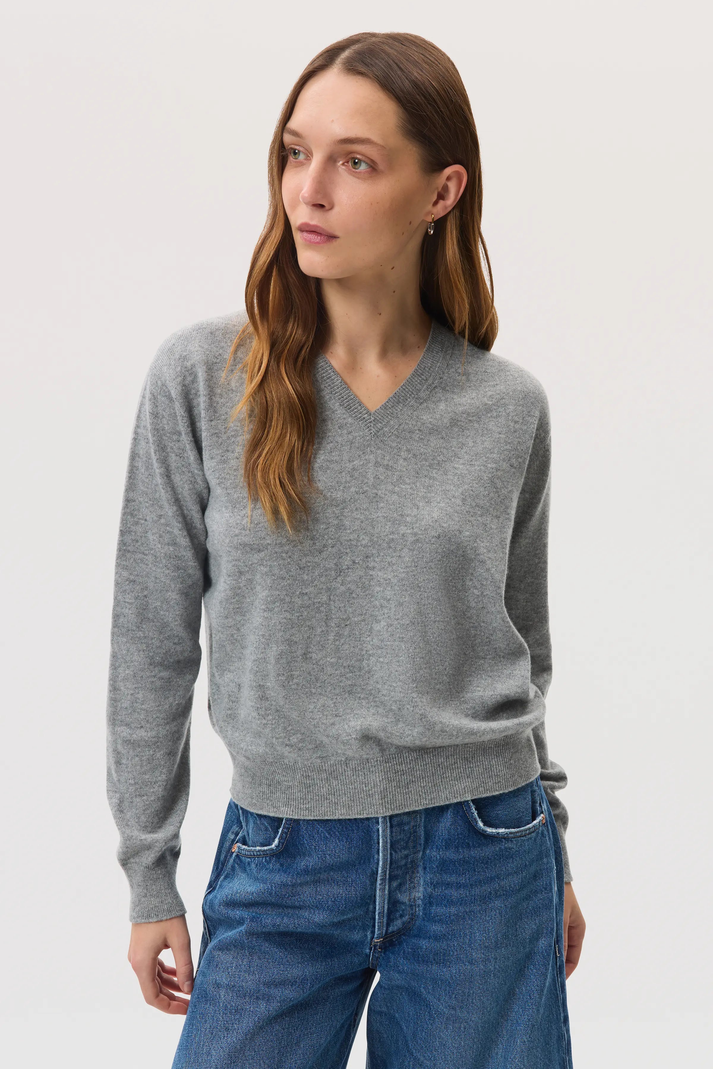 Johnstons of Elgin - Classic Cashmere Grey V Neck Jumper