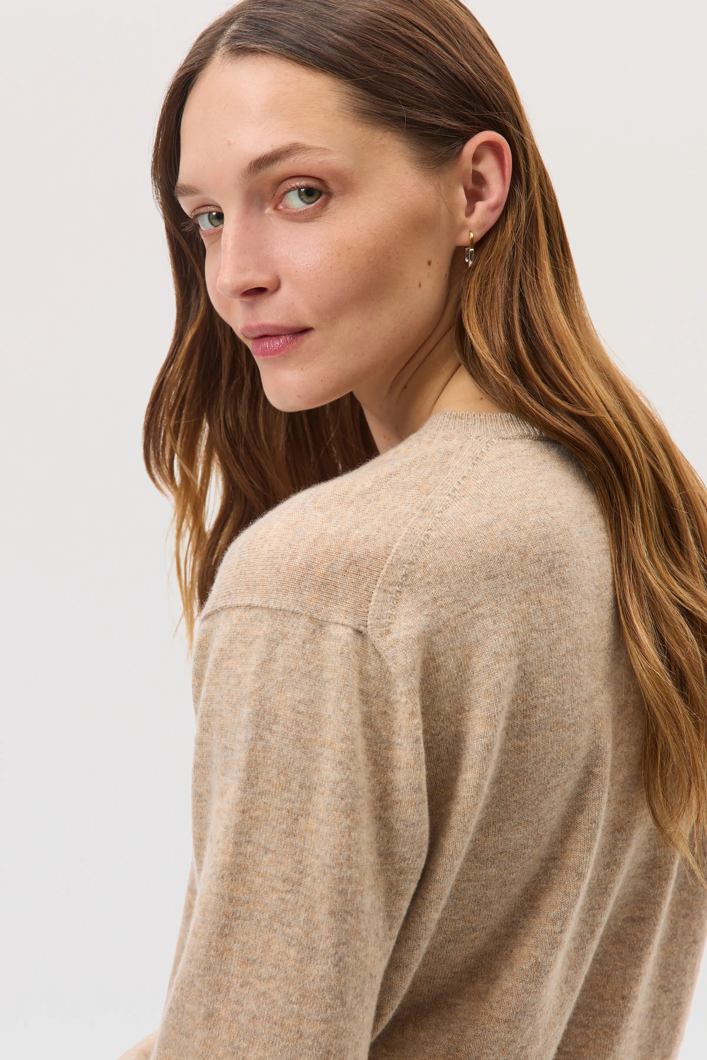 Johnstons of Elgin - Classic Natural Cashmere V Neck Jumper