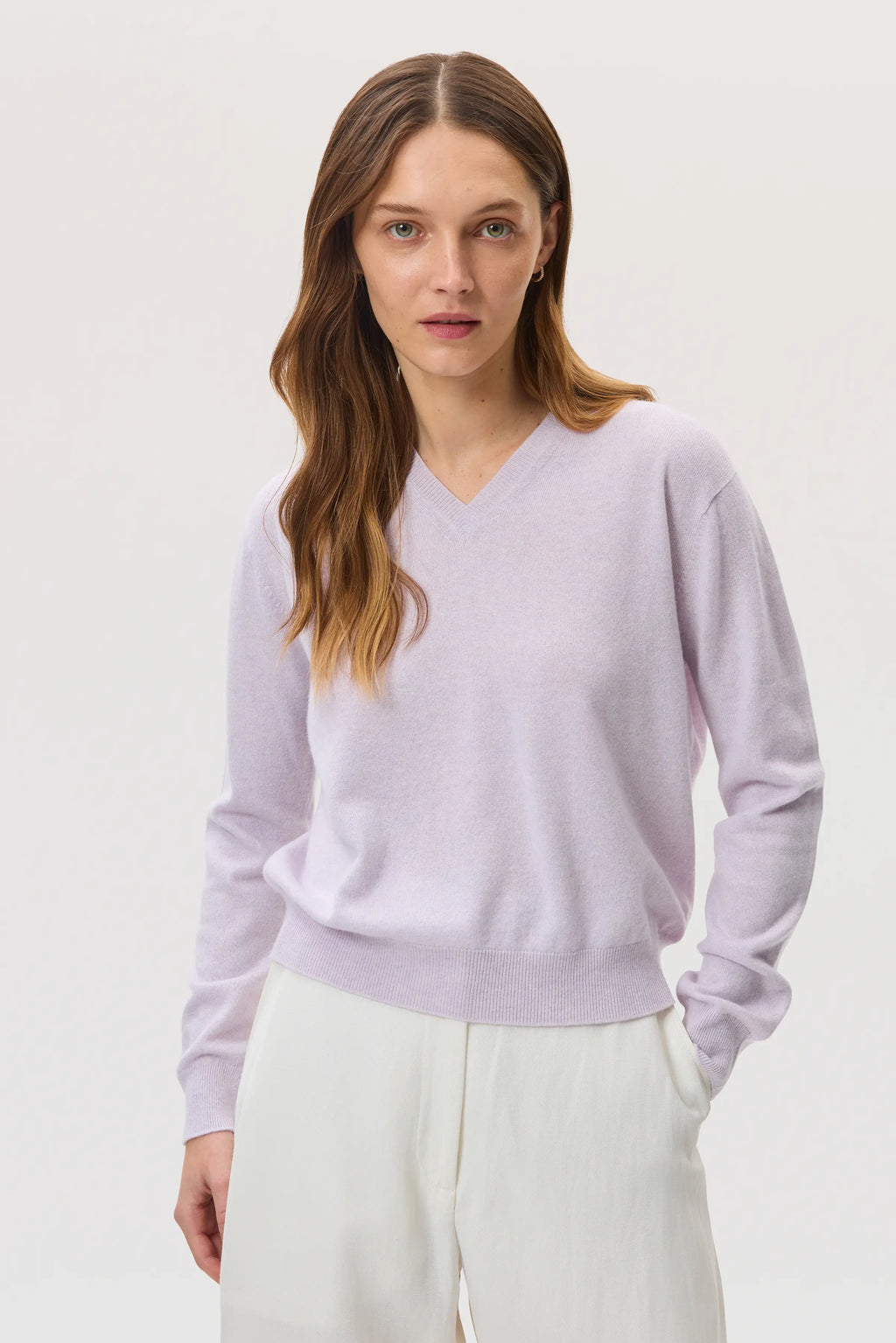 Johnstons of Elgin - Classic Cashmere V Neck Light Purple Jumper