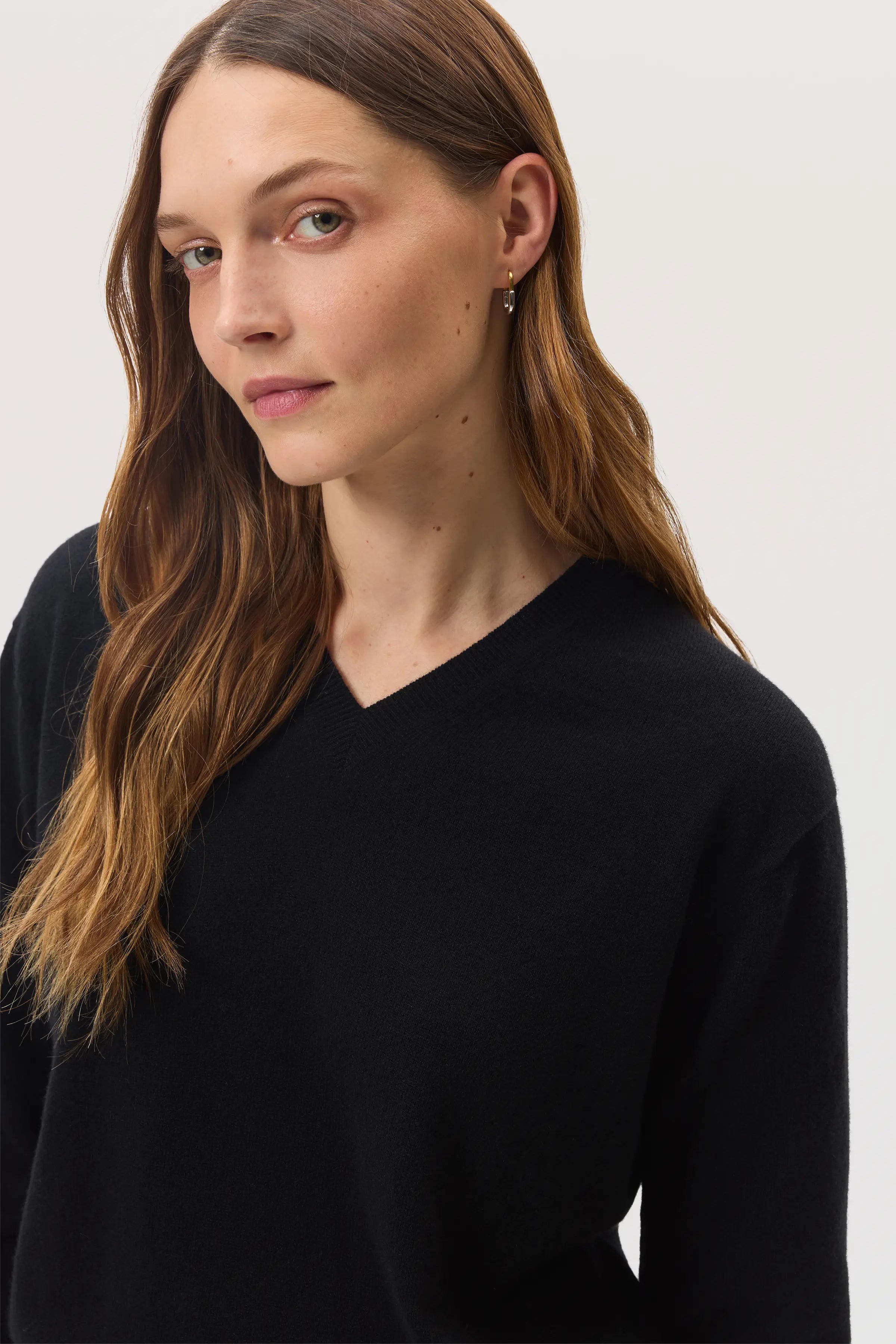 Johnstons of Elgin - Classic Black Cashmere V Neck Jumper