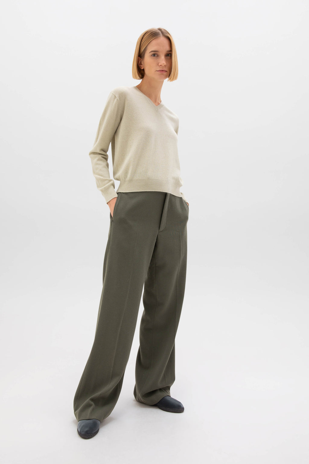 Johnstons of Elgin - Light Green Cashmere V Neck Jumper