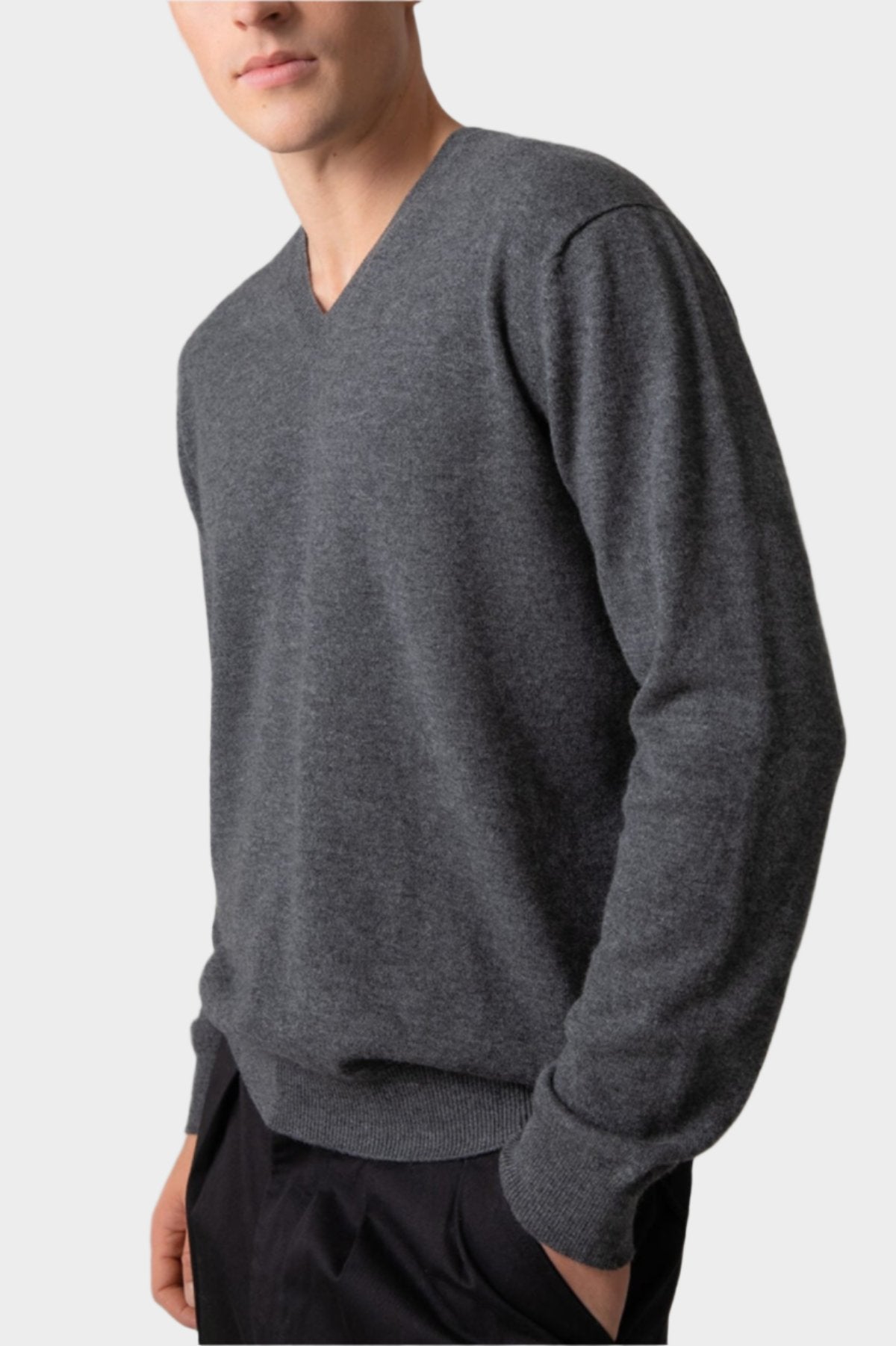 Johnstons of Elgin - Cashmere V Neck Mid Grey Jumper