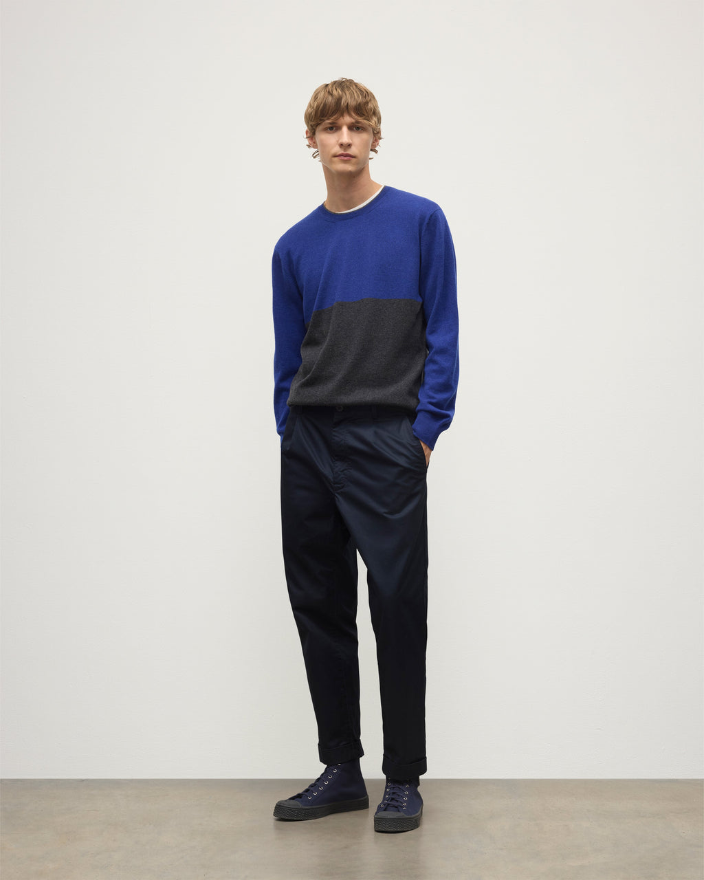 Johnstons of Elgin - Shaded Grey & Blue Colour Block Cashmere Jumper