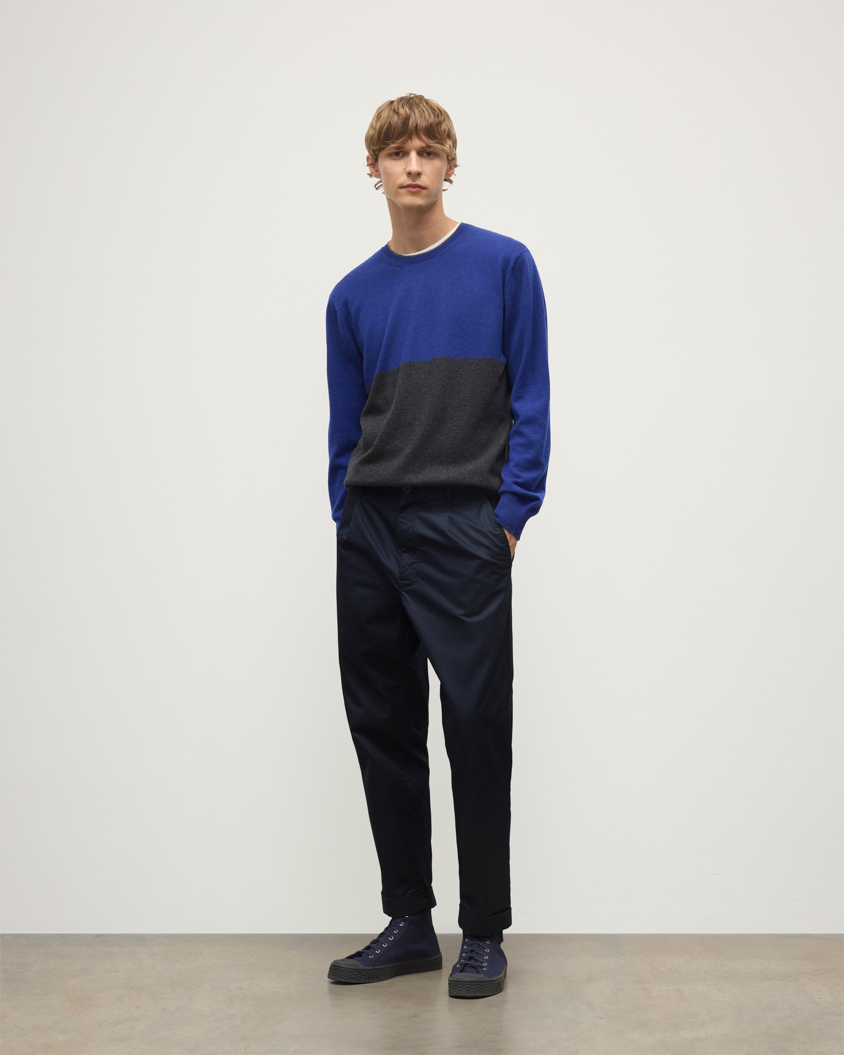 Johnstons of Elgin - Shaded Grey & Blue Colour Block Cashmere Jumper
