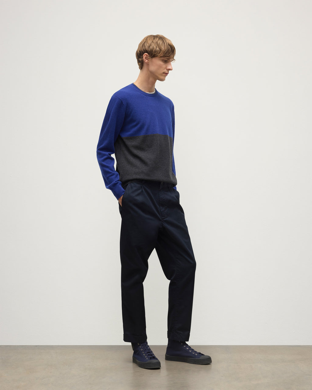 Johnstons of Elgin - Shaded Grey & Blue Colour Block Cashmere Jumper