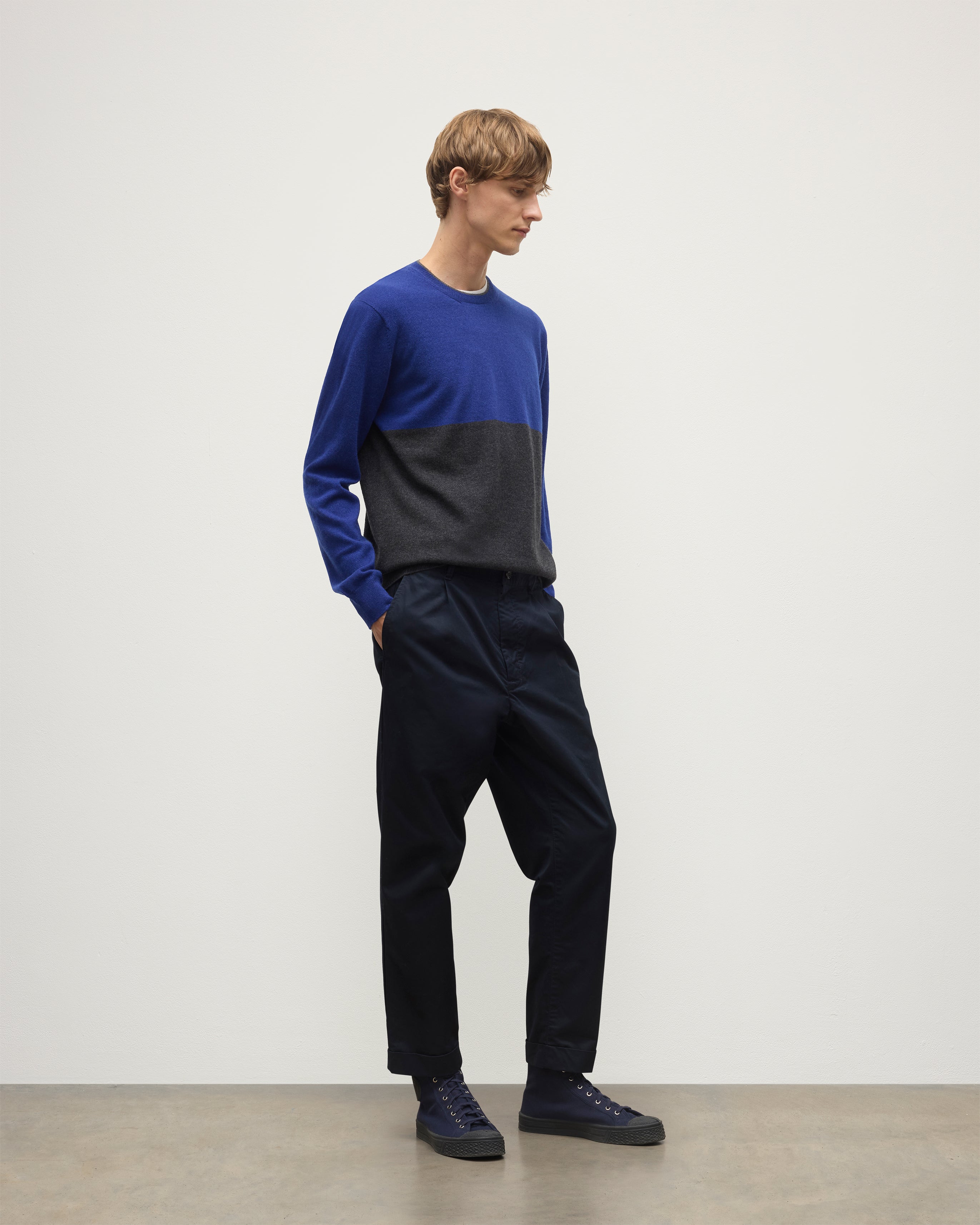 Johnstons of Elgin - Shaded Grey & Blue Colour Block Cashmere Jumper