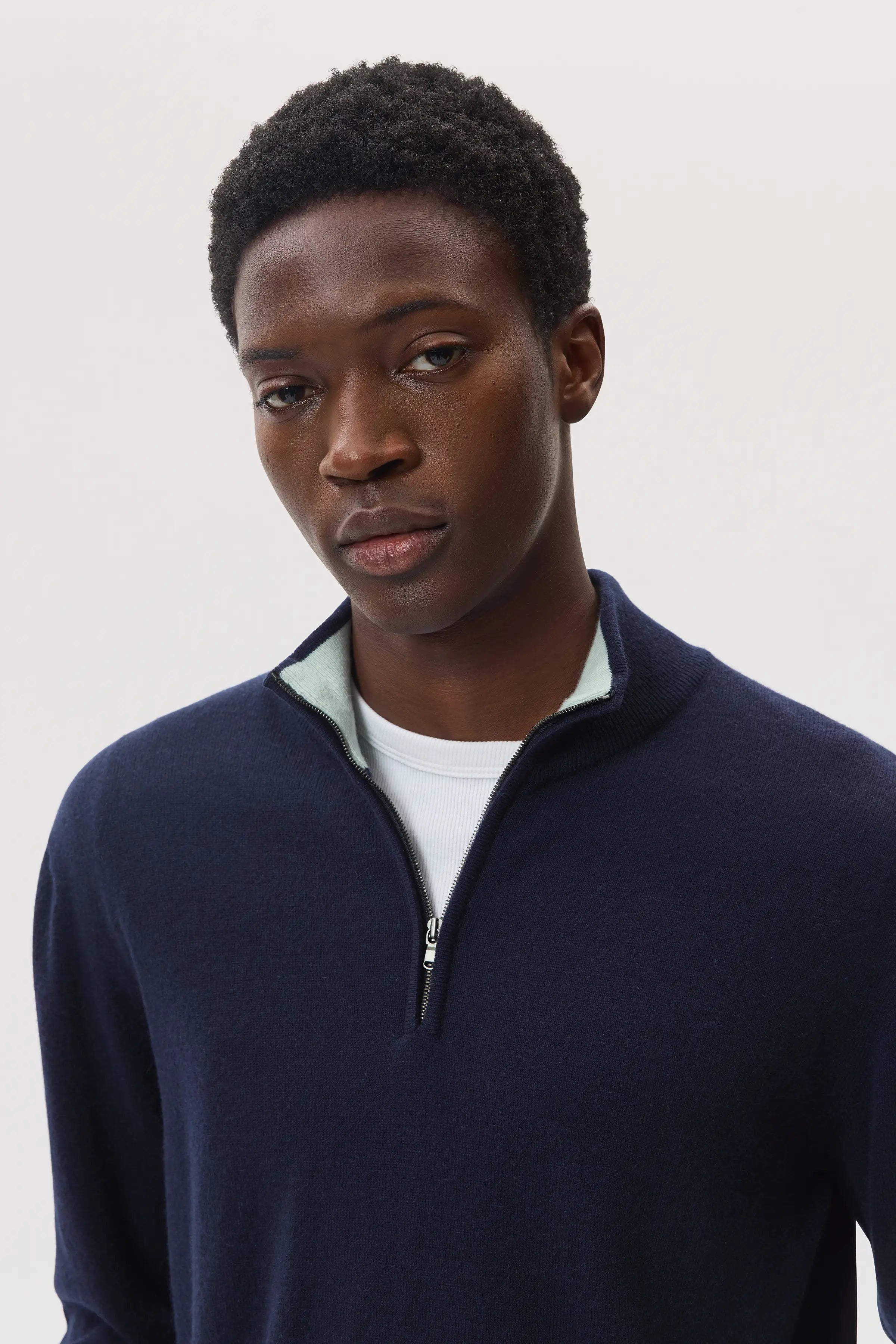 Johnstons of Elgin - Contrast Trim Cashmere Dark Navy Zip Neck Jumper