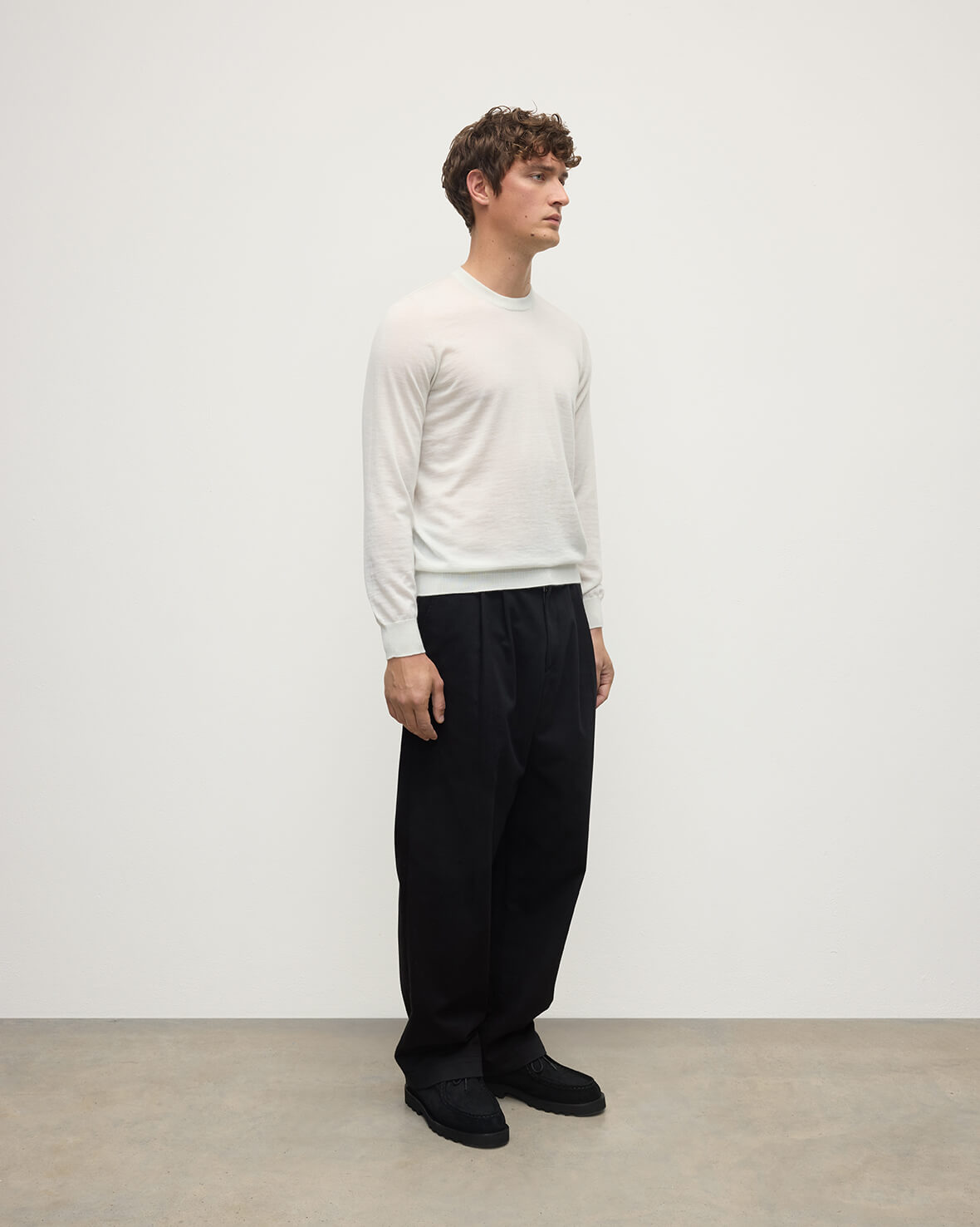 Johnstons of Elgin - Superfine Cashmere White Round Neck Jumper