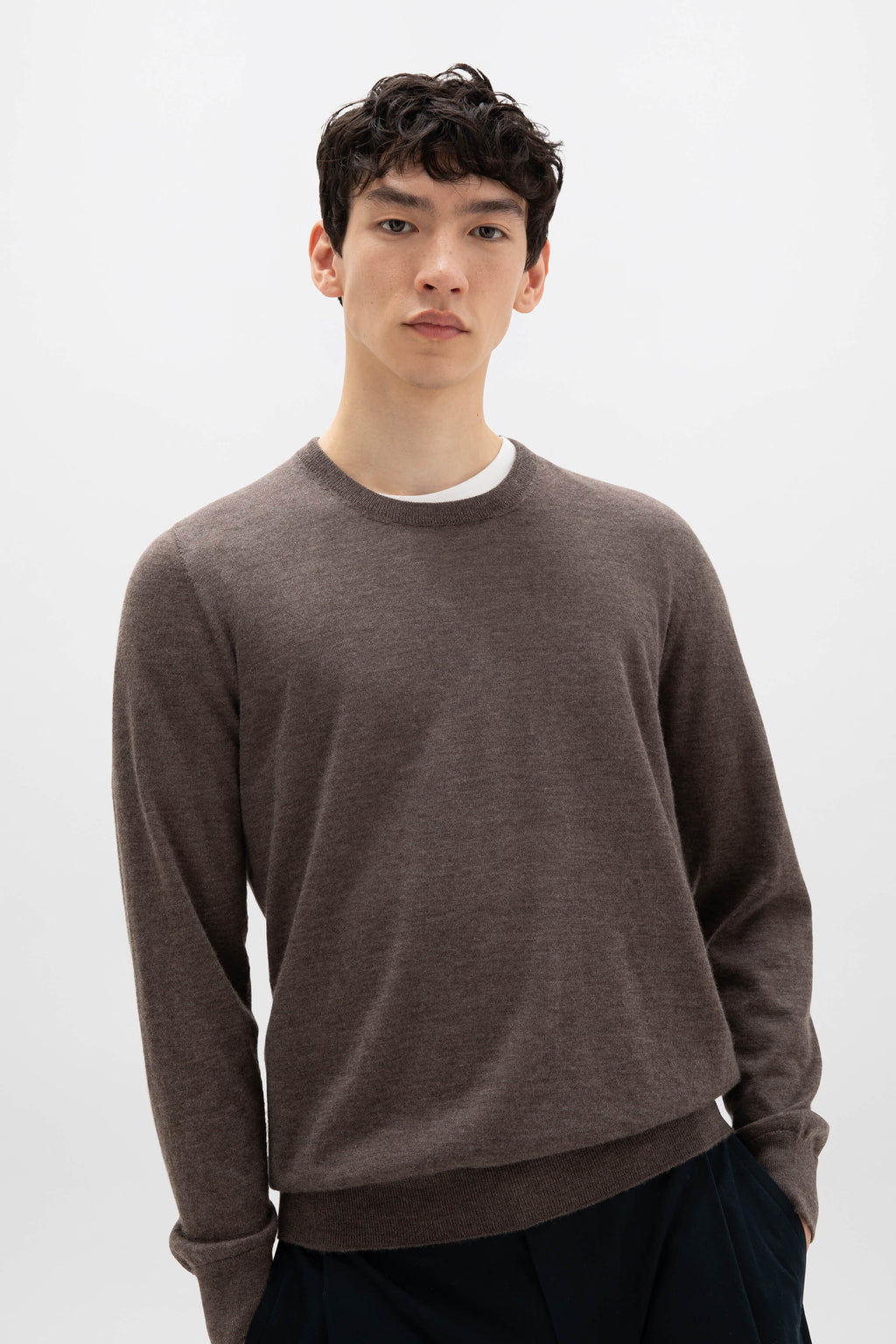 Johnstons of Elgin - Superfine Cashmere Round Neck Brown Jumper