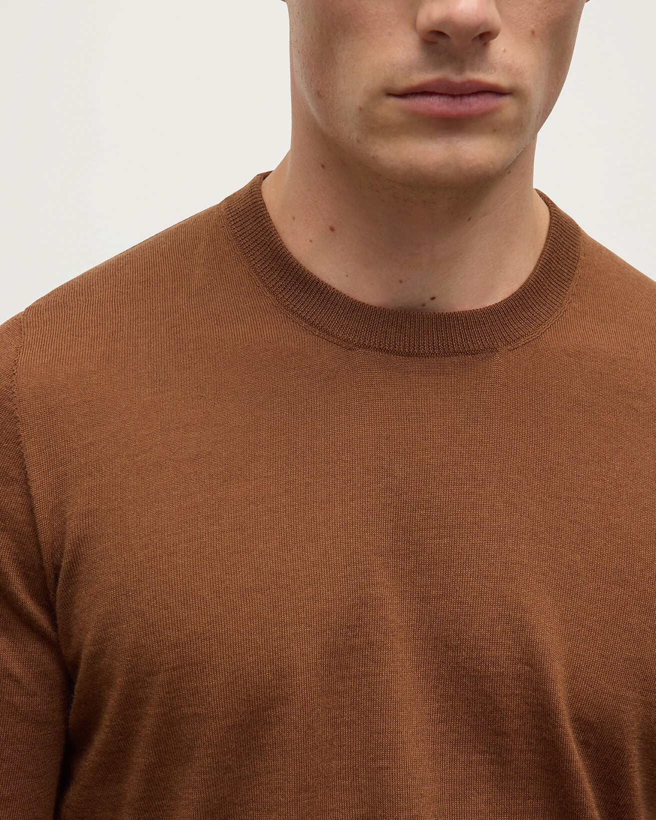 Johnstons of Elgin - Superfine Cashmere Dark Camel Round Neck Jumper