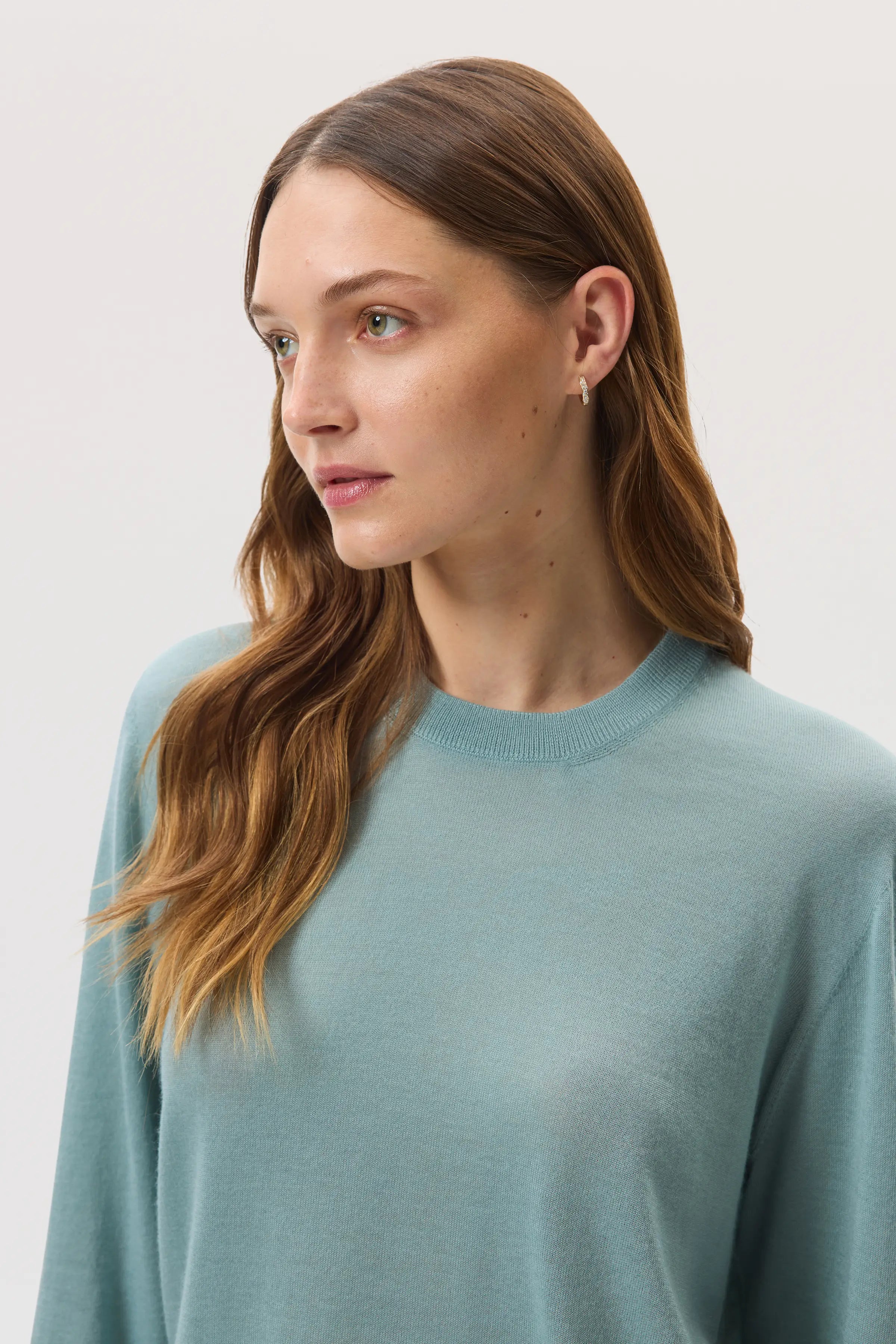 Johnstons of Elgin - Superfine Cashmere Light Green Round Neck Jumper