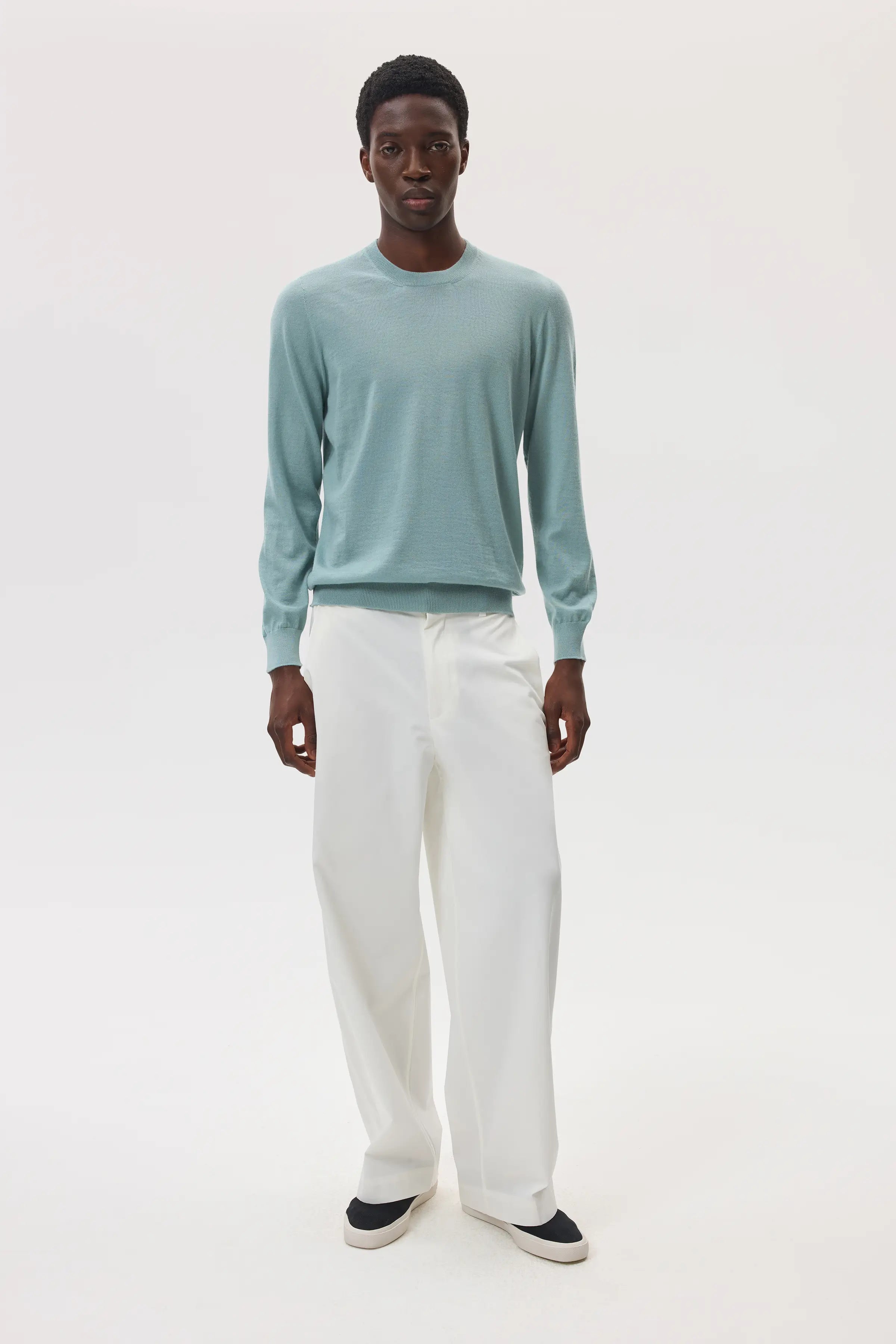 Johnstons of Elgin - Superfine Cashmere Light Green Round Neck Jumper