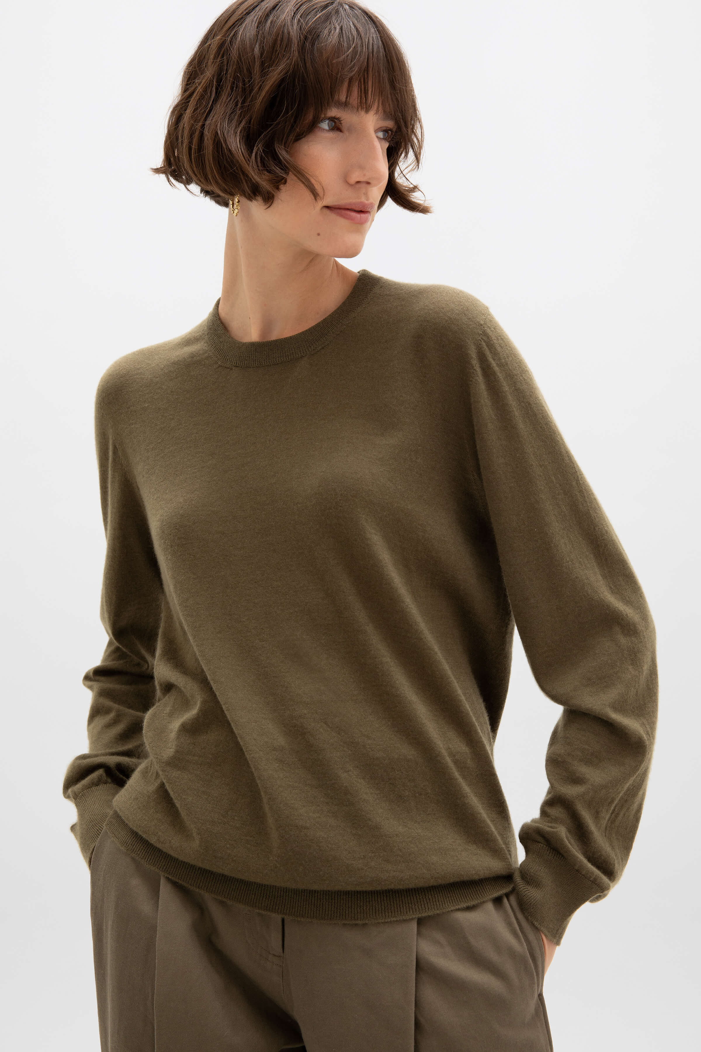 Johnstons of Elgin - Superfine Cashmere Round Neck Olive Green Jumper