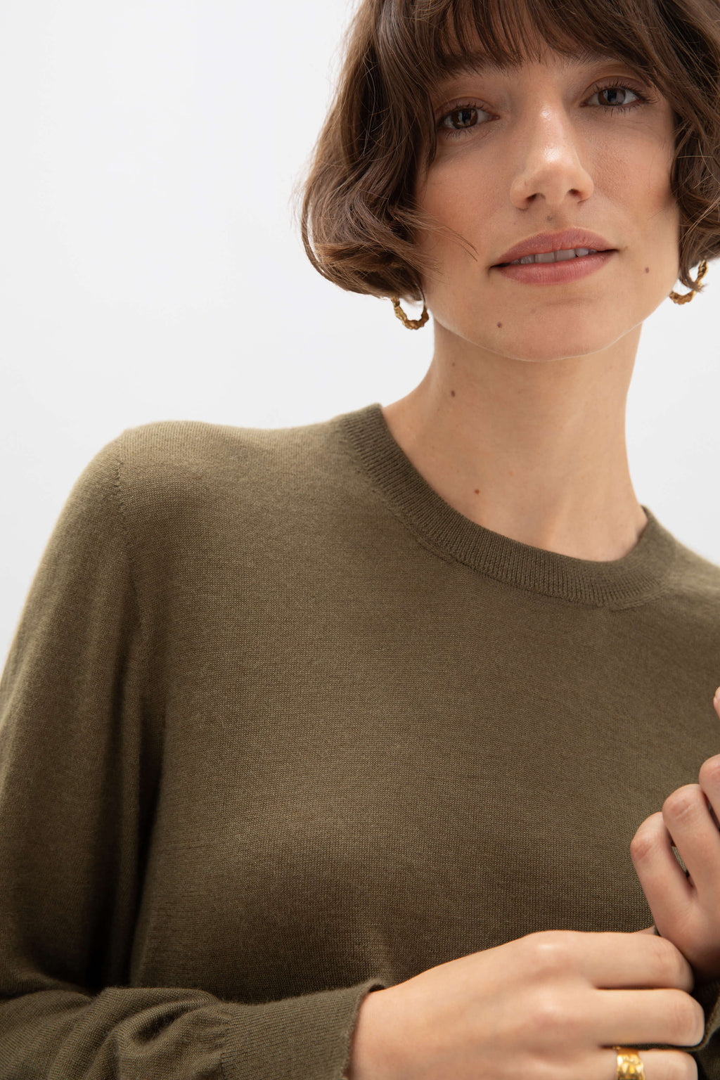 Johnstons of Elgin - Superfine Cashmere Round Neck Olive Green Jumper