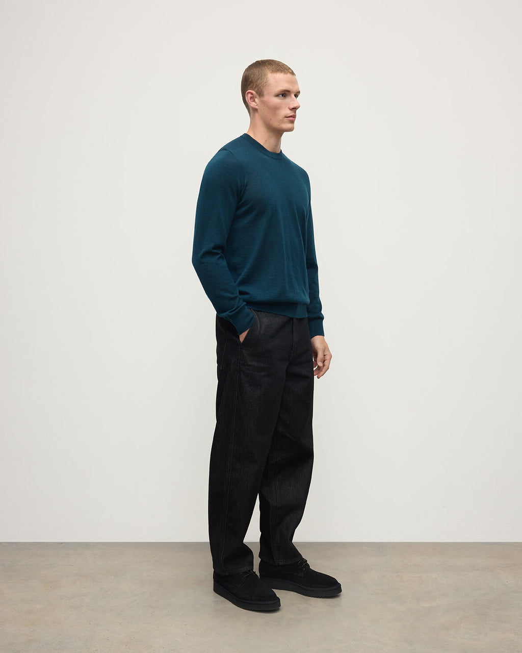 Johnstons of Elgin - Superfine Cashmere Bottle Green Round Neck Jumper