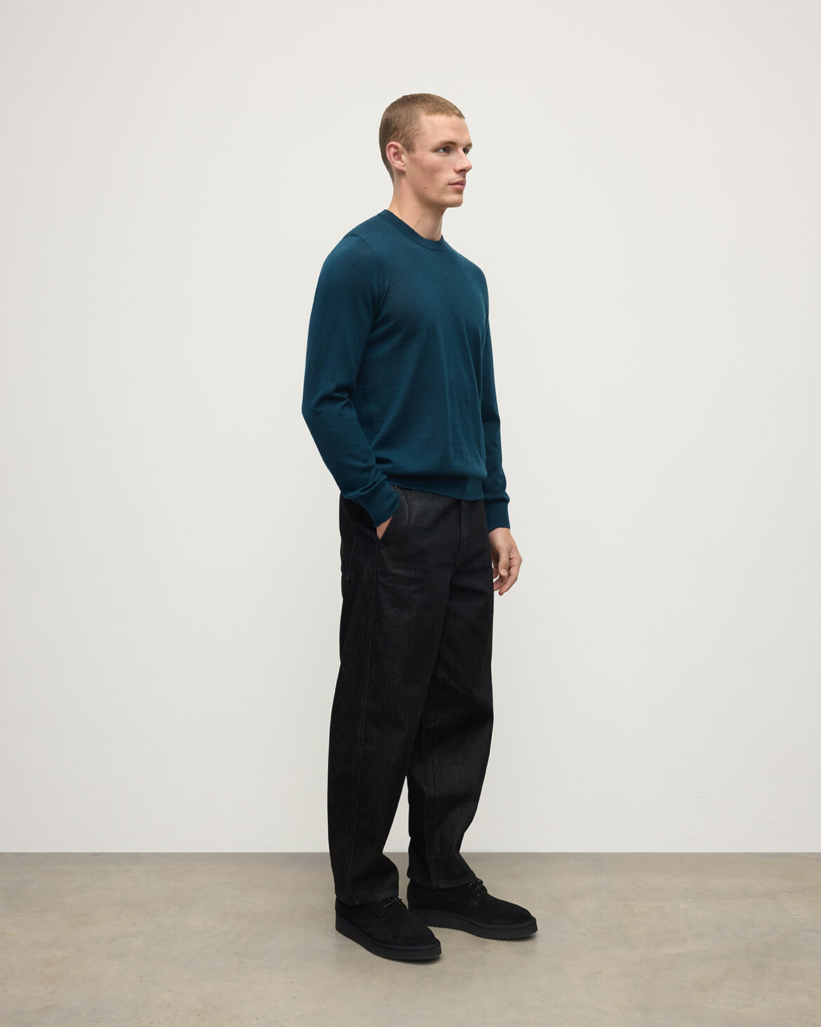 Johnstons of Elgin - Superfine Cashmere Bottle Green Round Neck Jumper