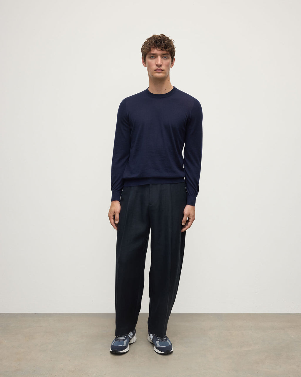 Johnstons of Elgin - Superfine Cashmere Dark Navy Round Neck Jumper