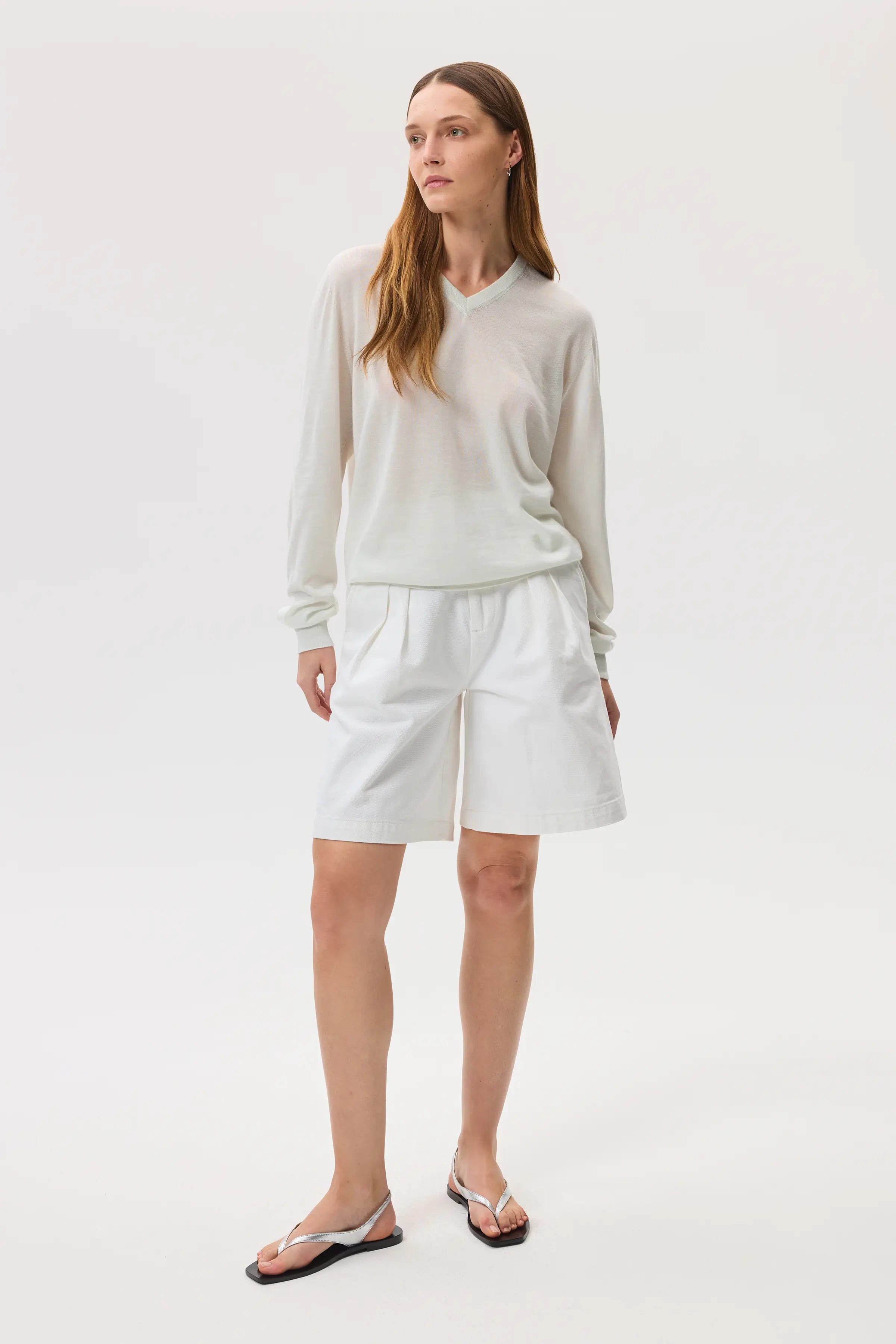 Johnstons of Elgin - Superfine Cashmere V Neck White Jumper