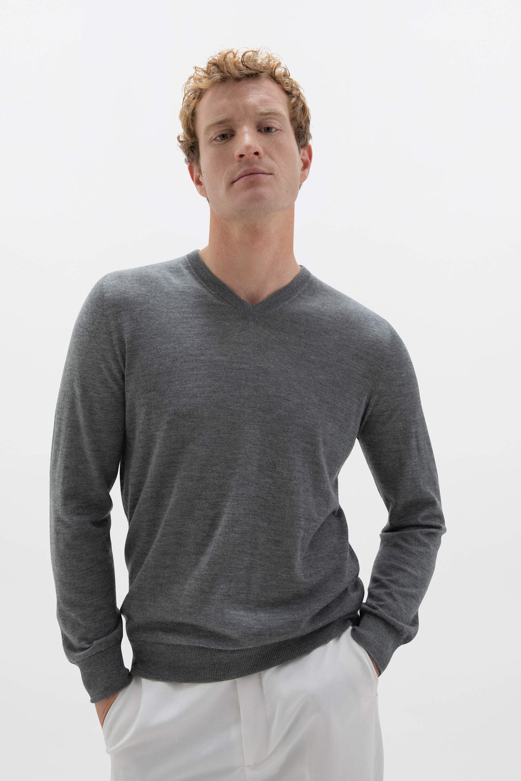 Johnstons of Elgin - Superfine Cashmere Mid Grey V Neck Jumper