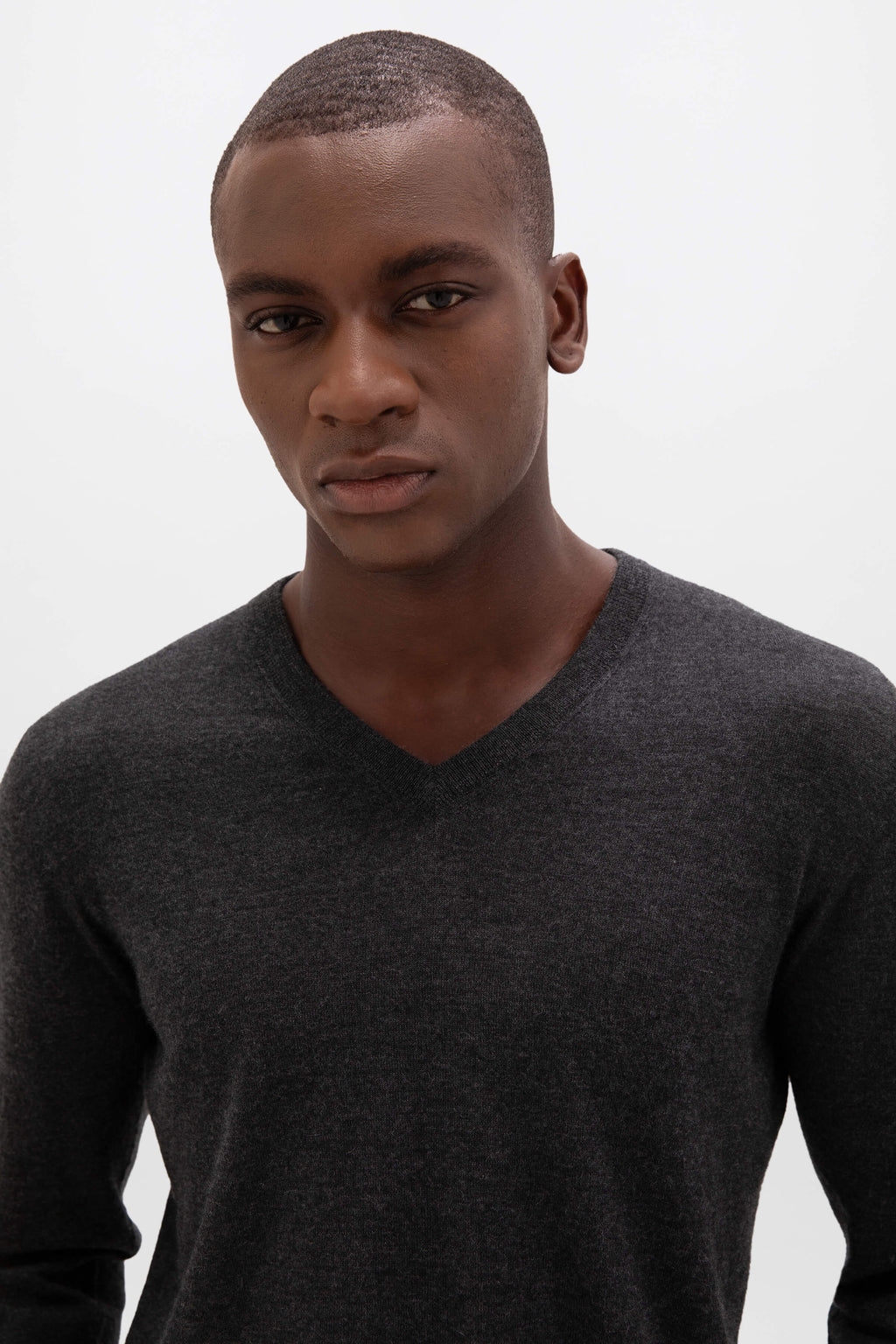 Johnstons of Elgin - Superfine Cashmere Dark Grey V Neck Jumper