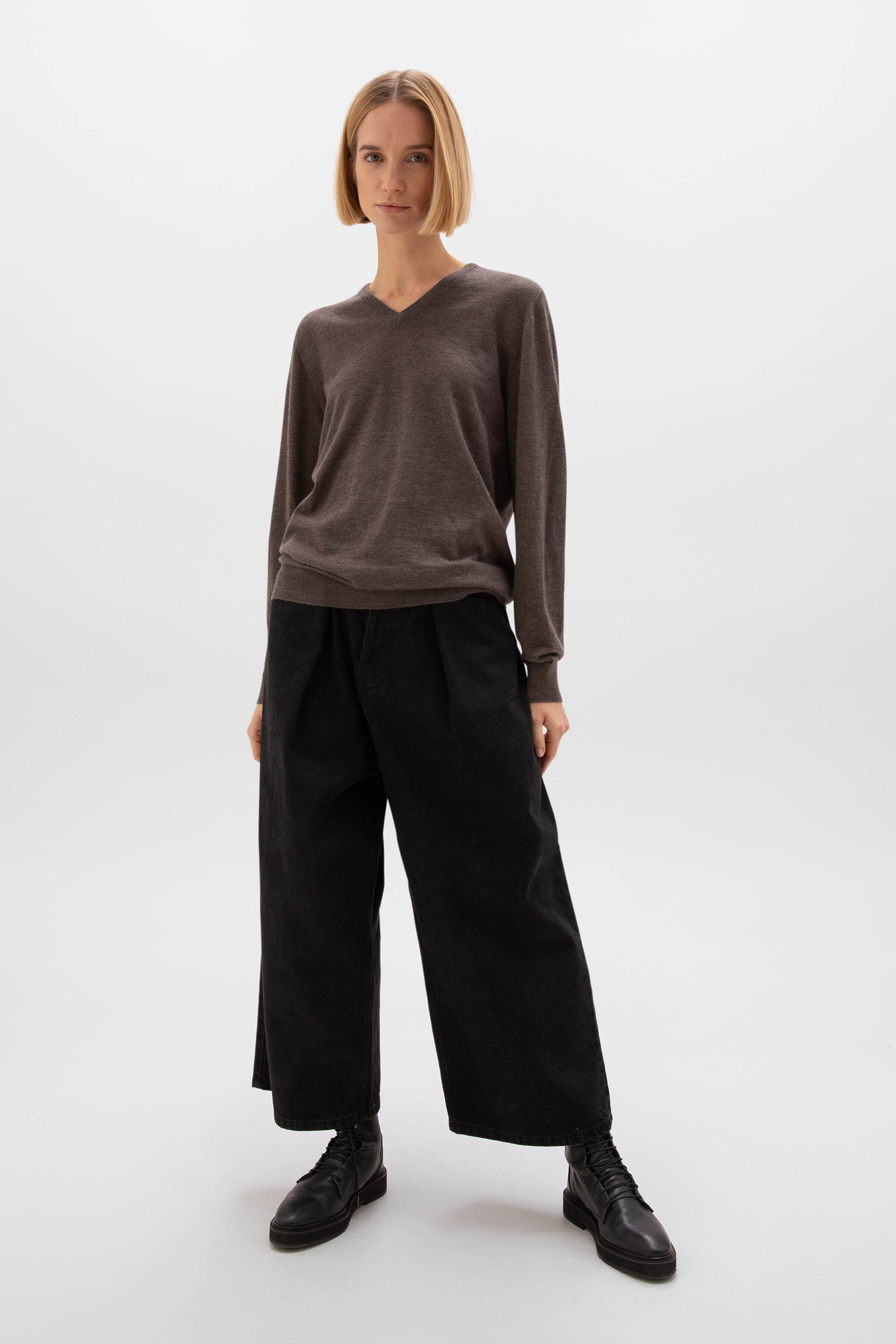 Johnstons of Elgin - Superfine Cashmere V Neck Brown Jumper