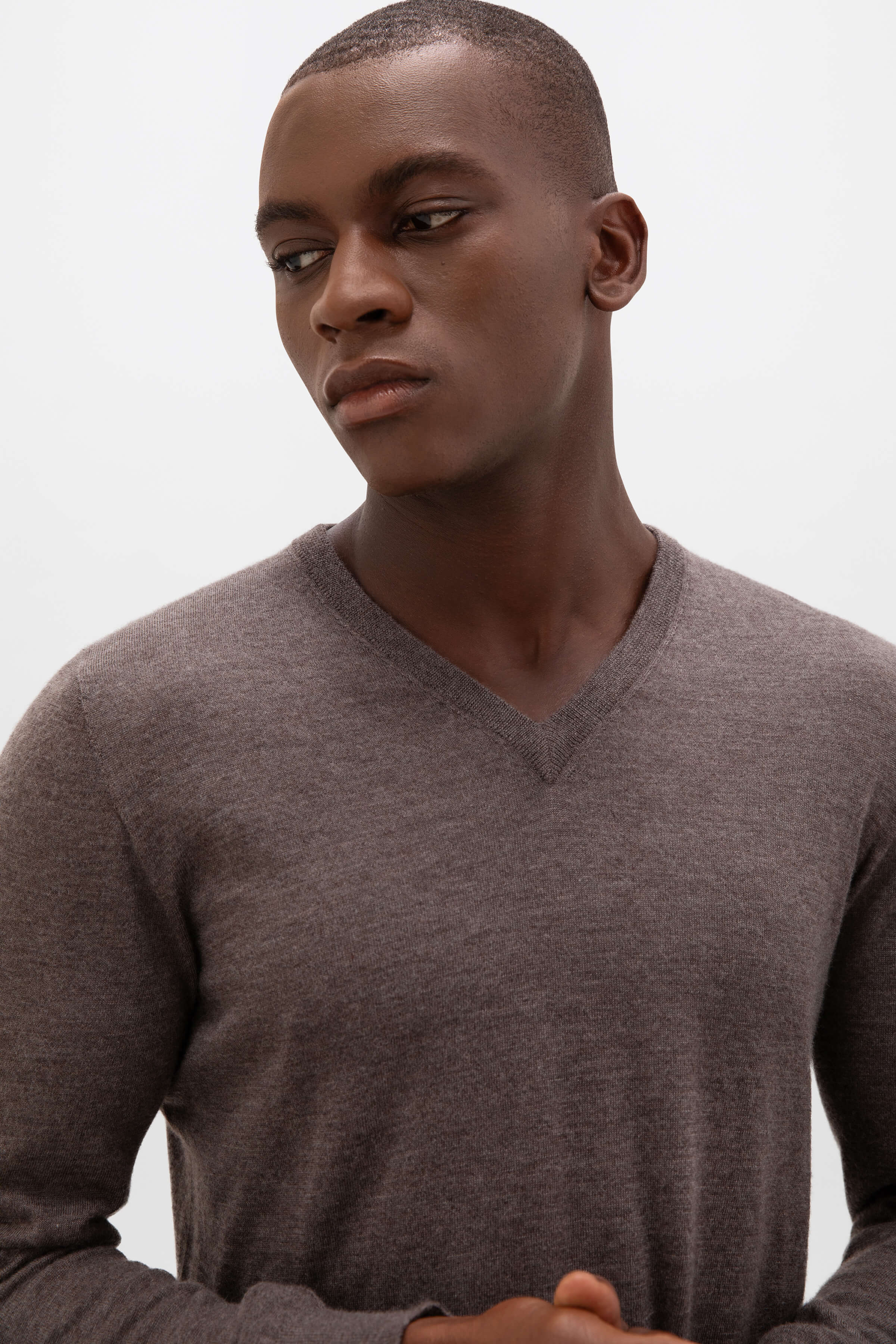 Johnstons of Elgin - Superfine Cashmere V Neck Brown Jumper