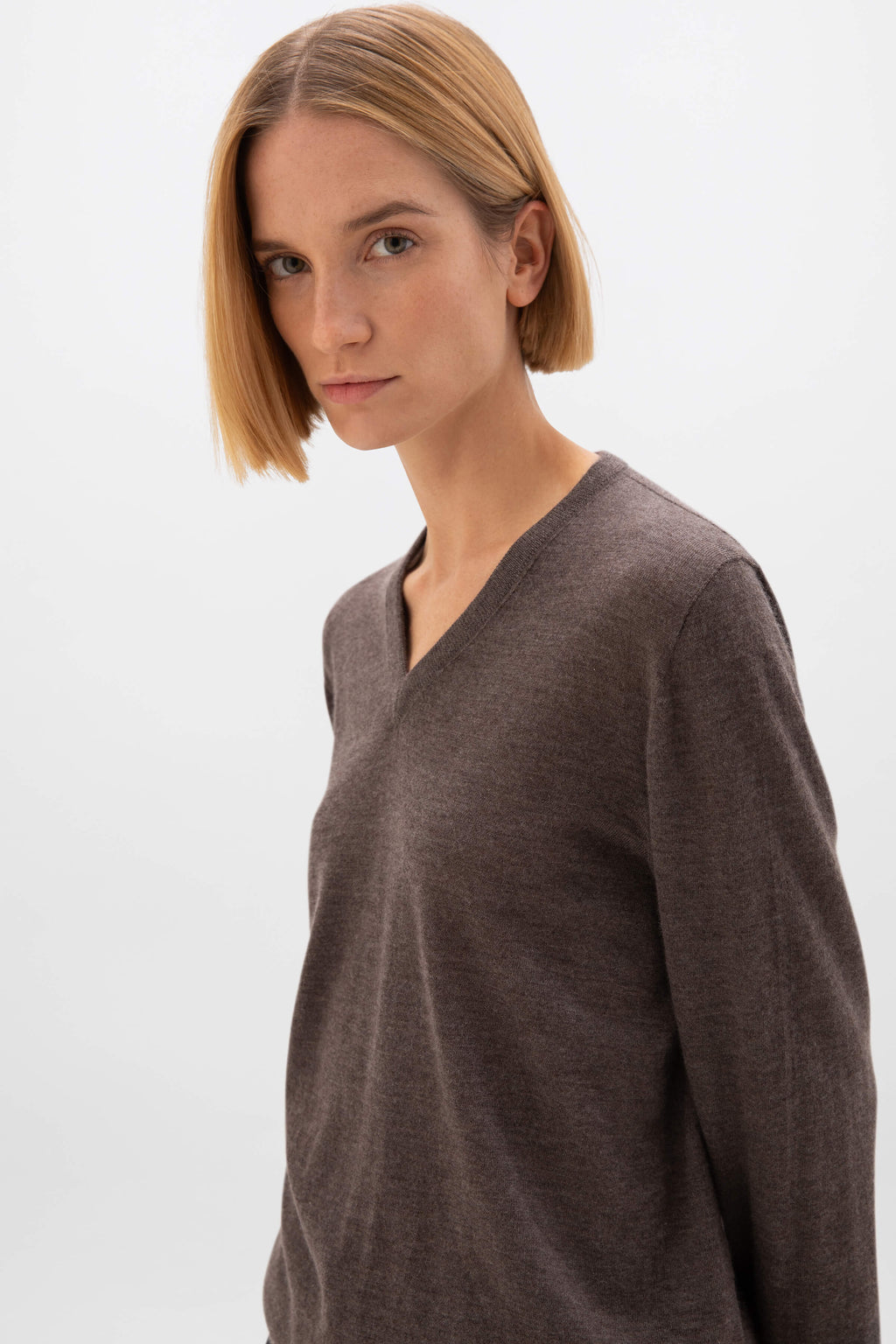 Johnstons of Elgin - Superfine Cashmere V Neck Brown Jumper