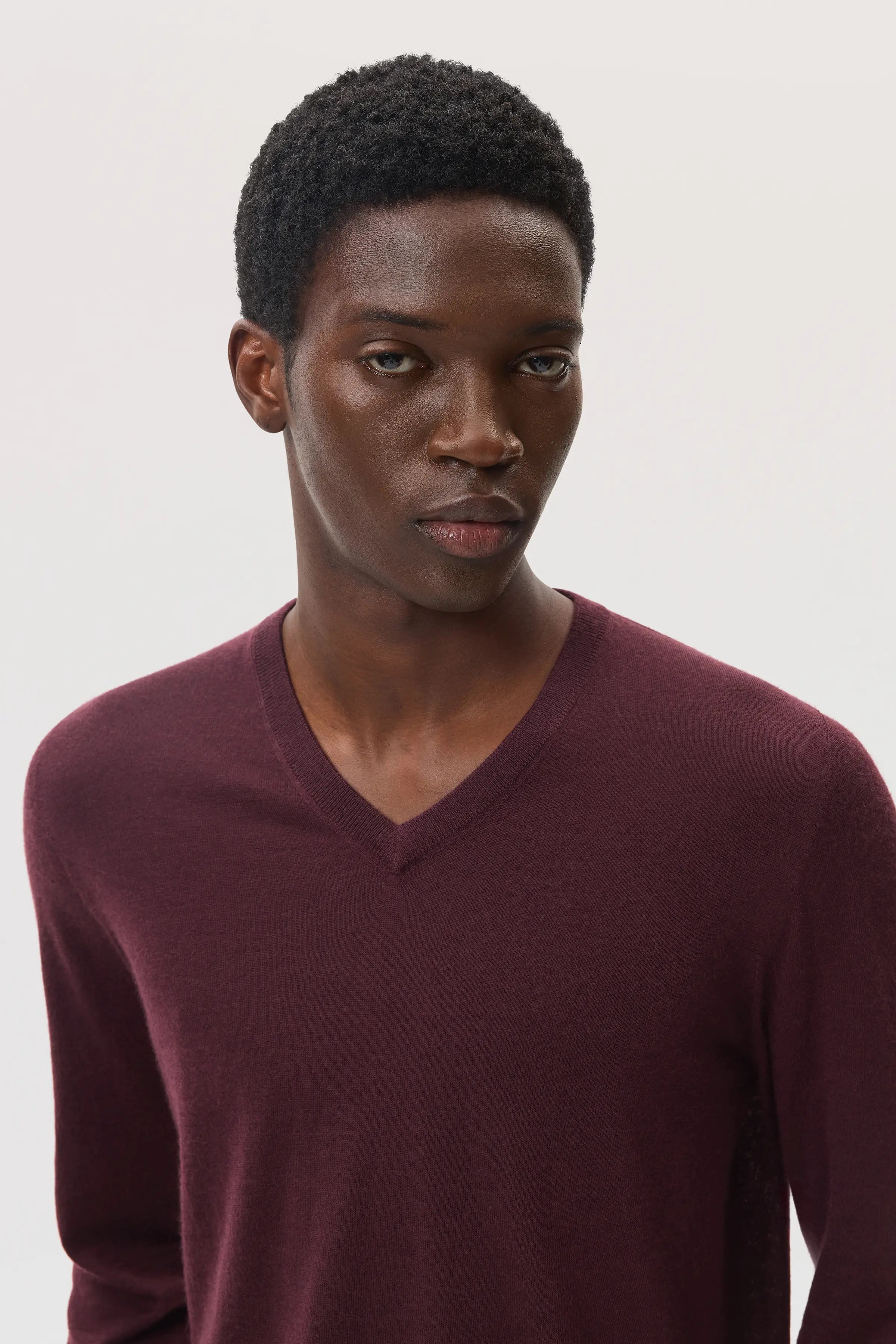 Johnstons of Elgin - Superfine Cashmere V Neck
