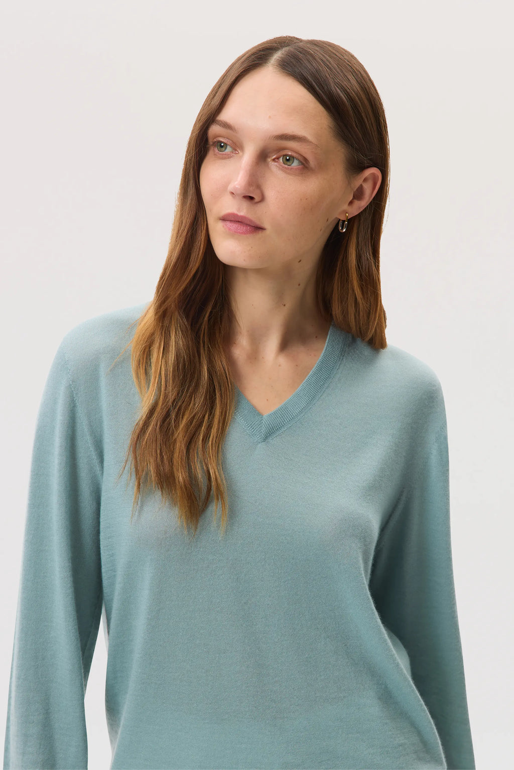Johnstons of Elgin - Superfine Cashmere Light Green V Neck Jumper