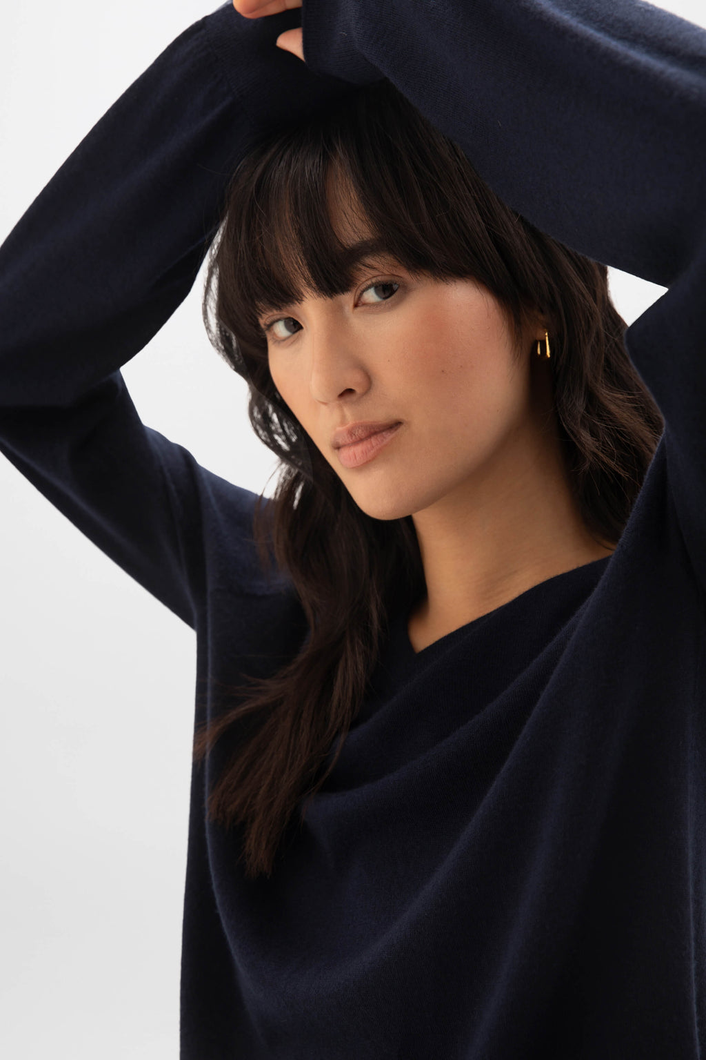 Johnstons of Elgin - Superfine Cashmere Navy V Neck Jumper
