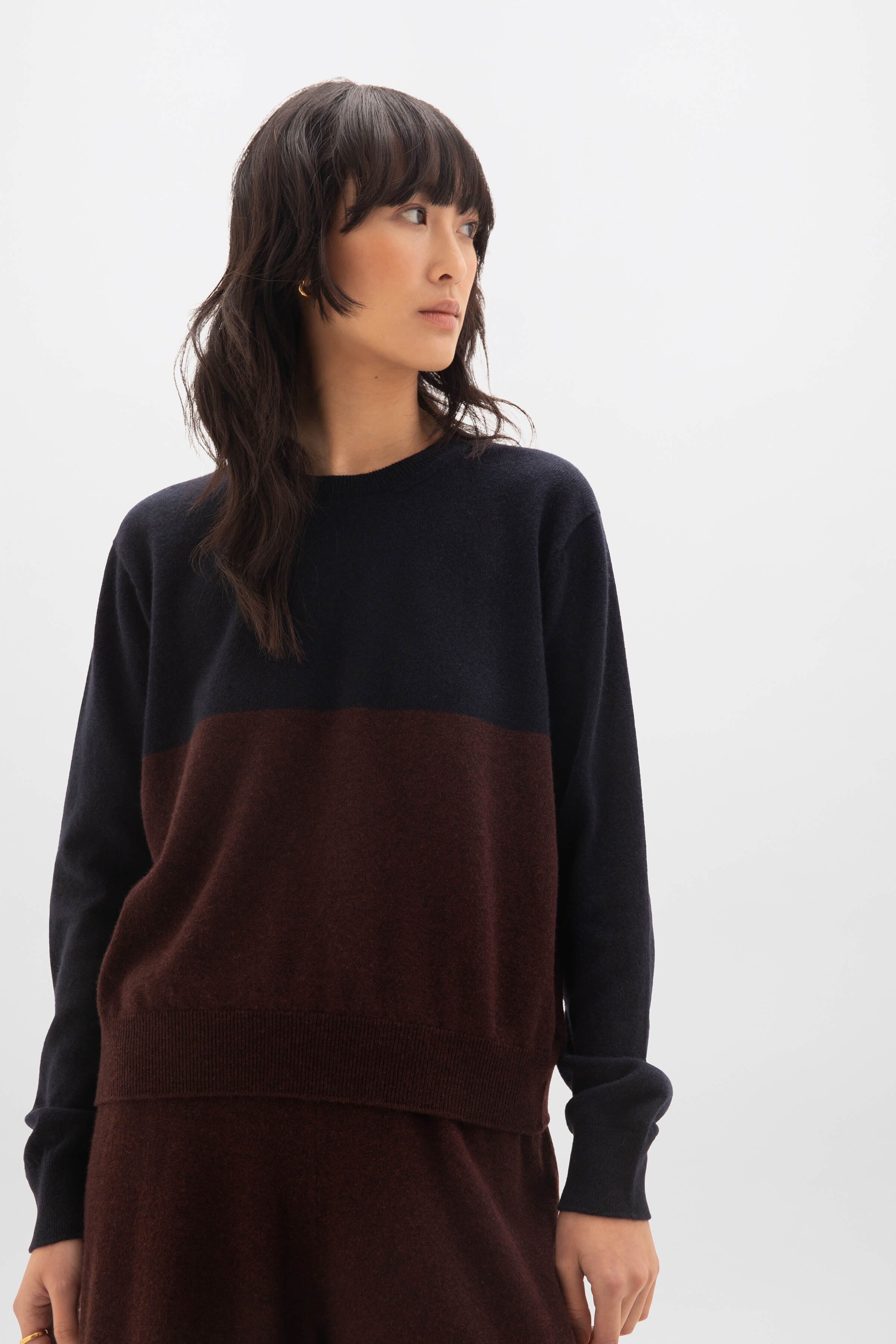 Johnstons of Elgin - Colour Block Cropped Dark Brown Cashmere Sweater