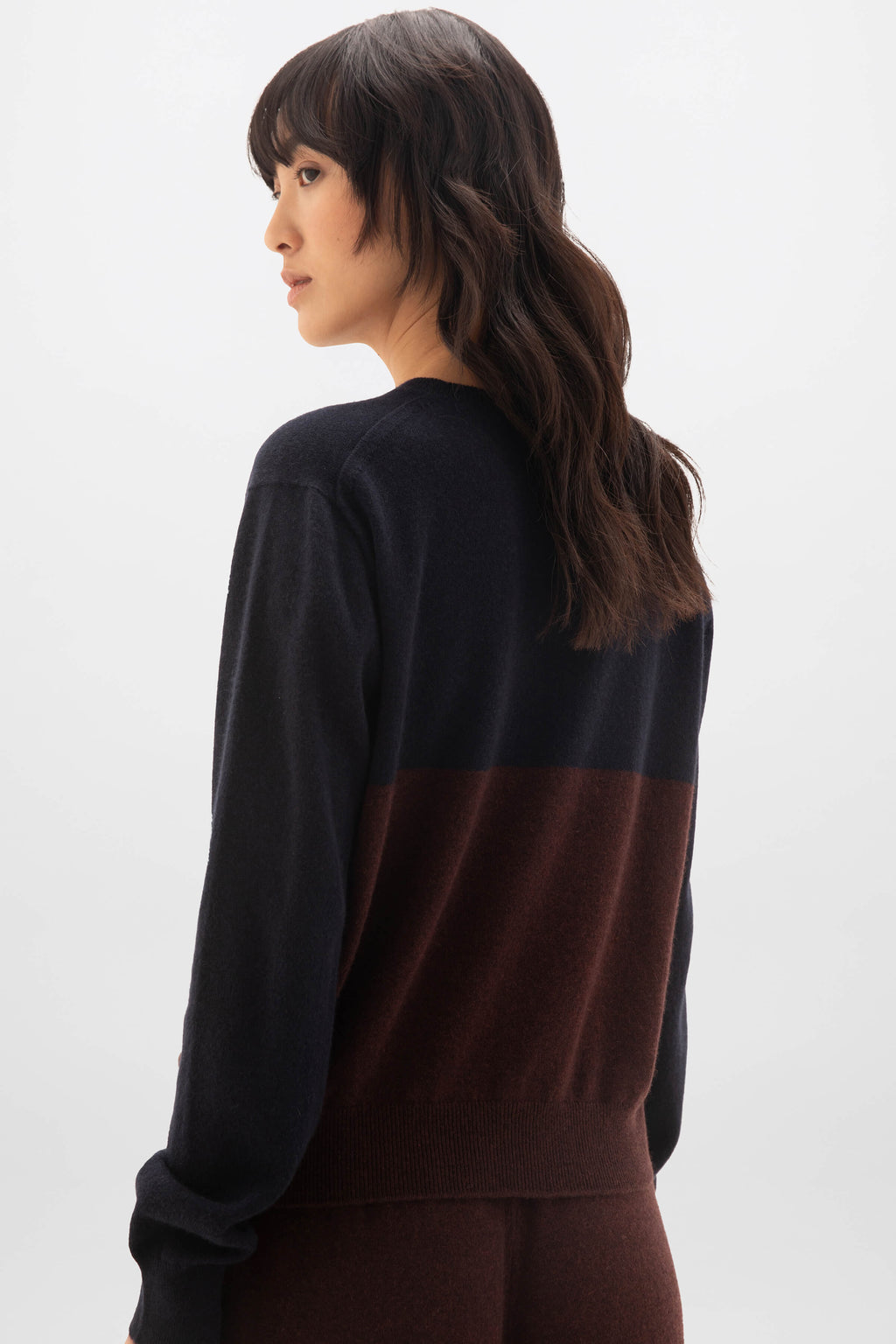Johnstons of Elgin - Colour Block Cropped Dark Brown Cashmere Sweater