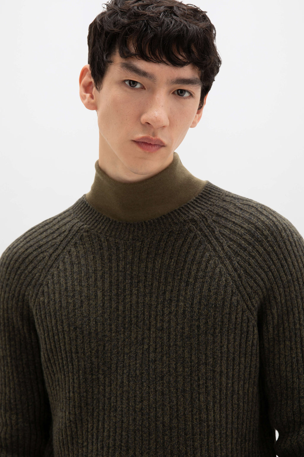 Johnstons of Elgin - Ribbed Olive Green Cashmere Jumper