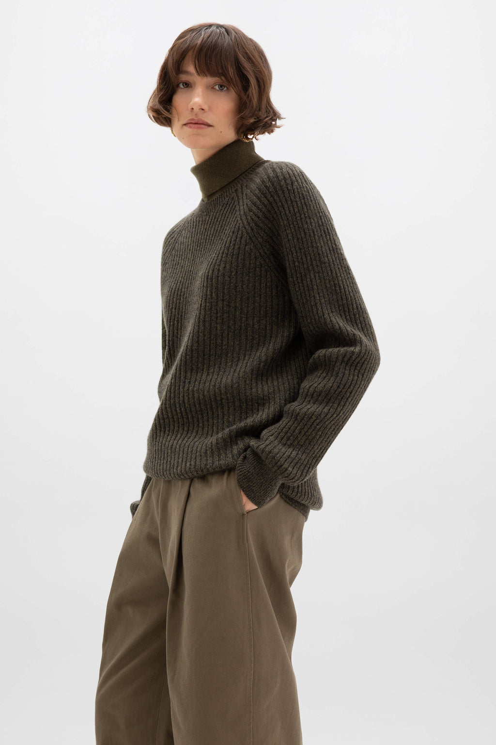 Johnstons of Elgin - Ribbed Olive Green Cashmere Jumper