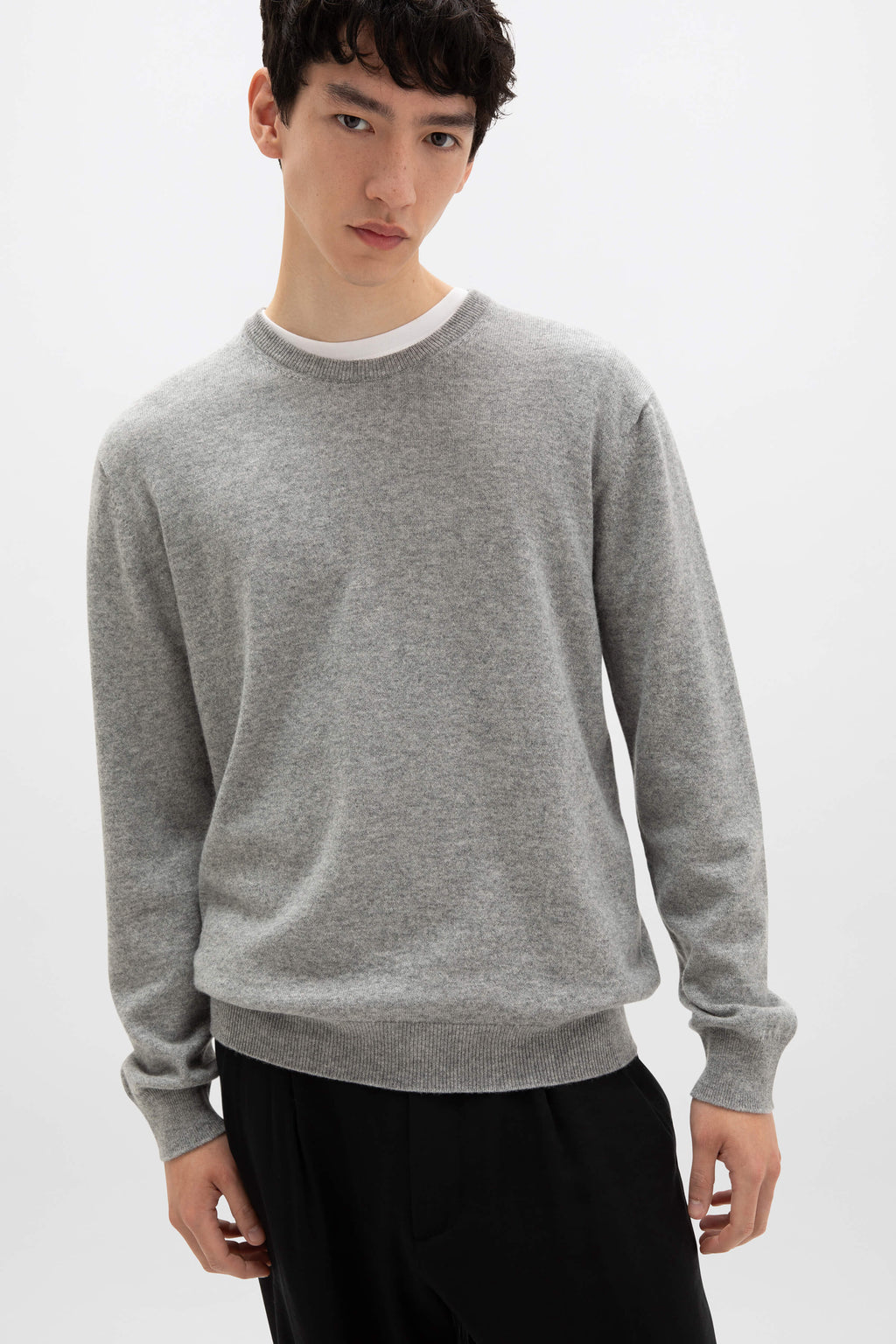 Johnstons of Elgin - Classic Cashmere Grey Round Neck Jumper