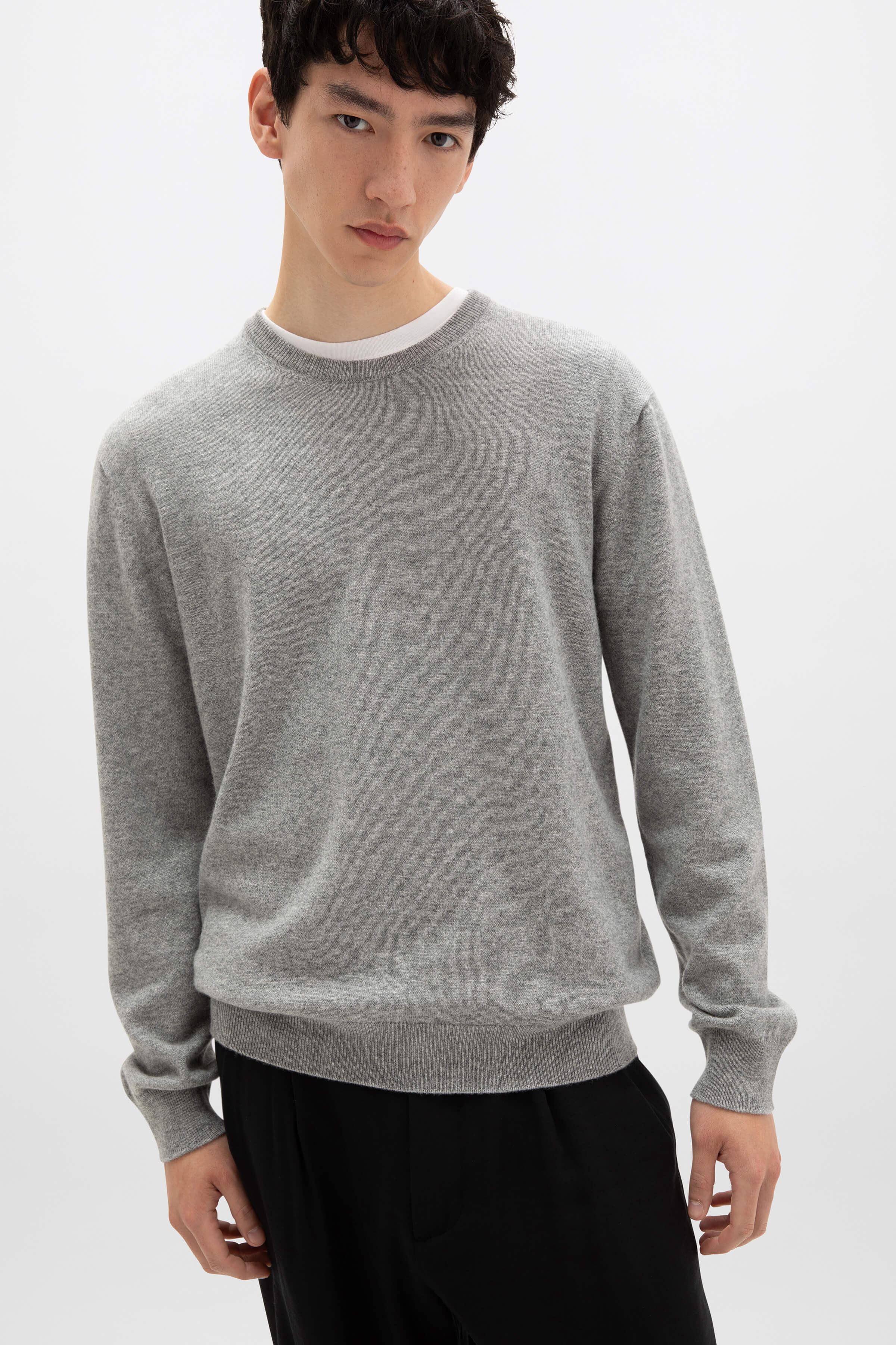 Johnstons of Elgin - Classic Cashmere Grey Round Neck Jumper