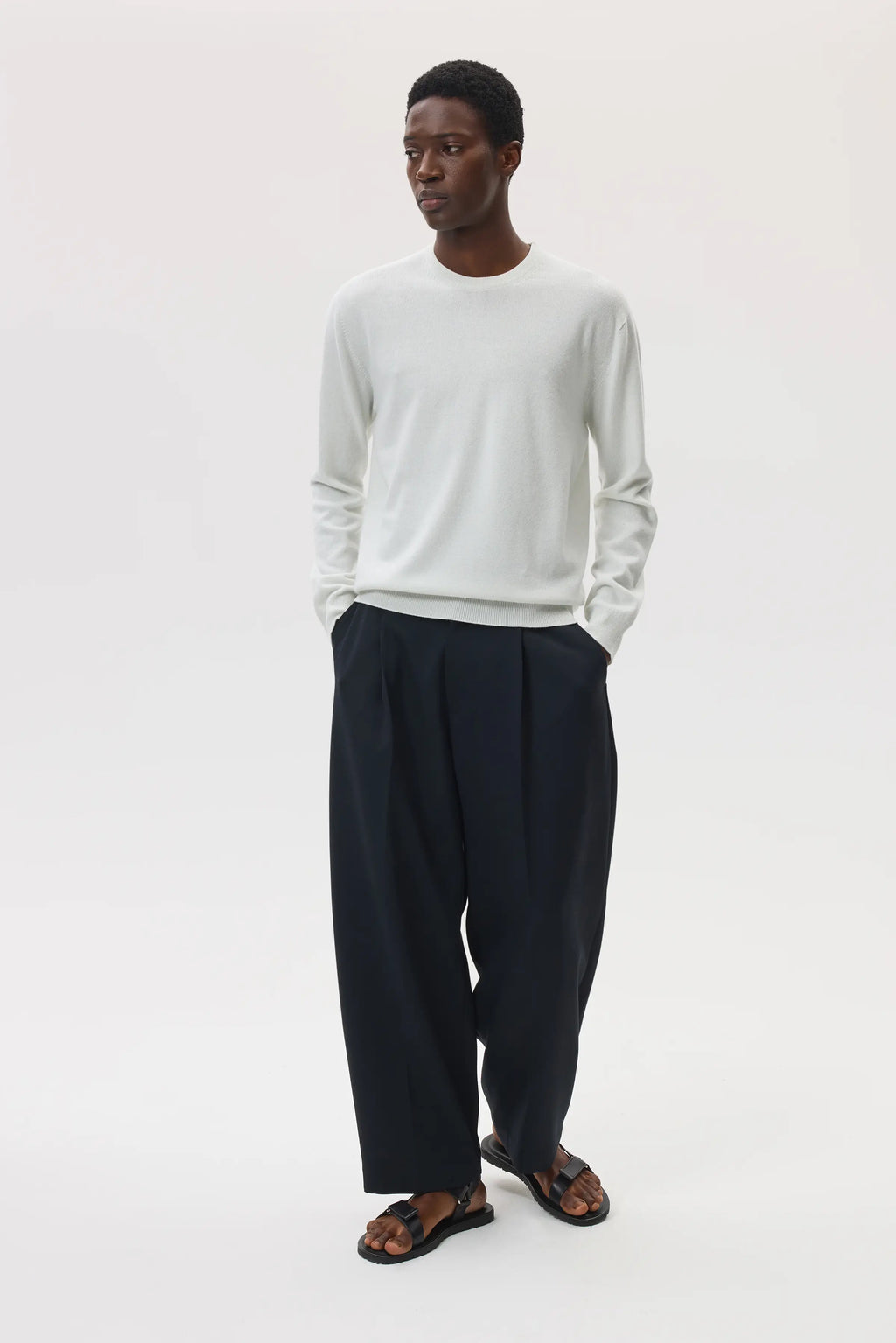 Johnstons of Elgin - Cashmere White Round Neck Jumper