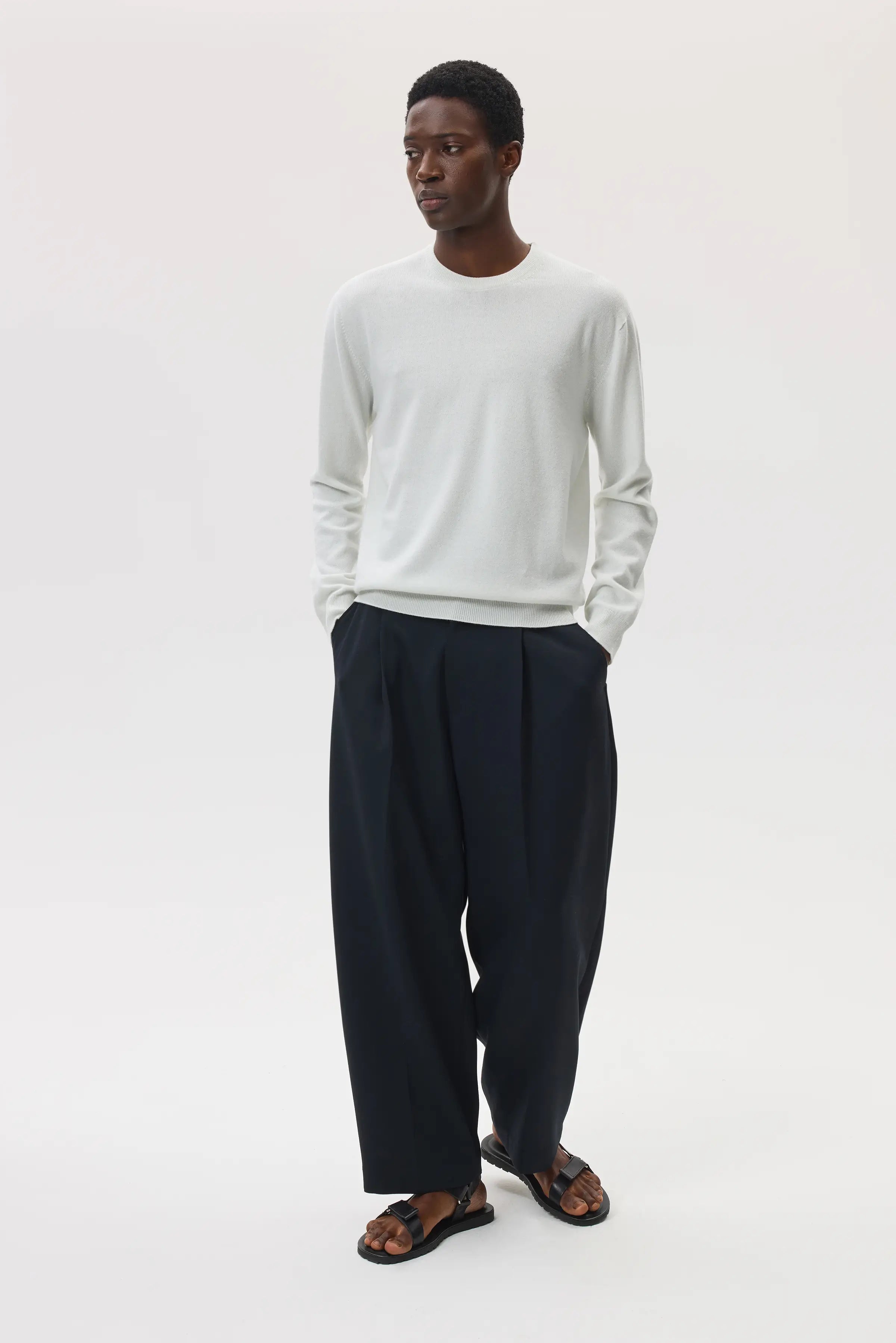 Johnstons of Elgin - Cashmere White Round Neck Jumper