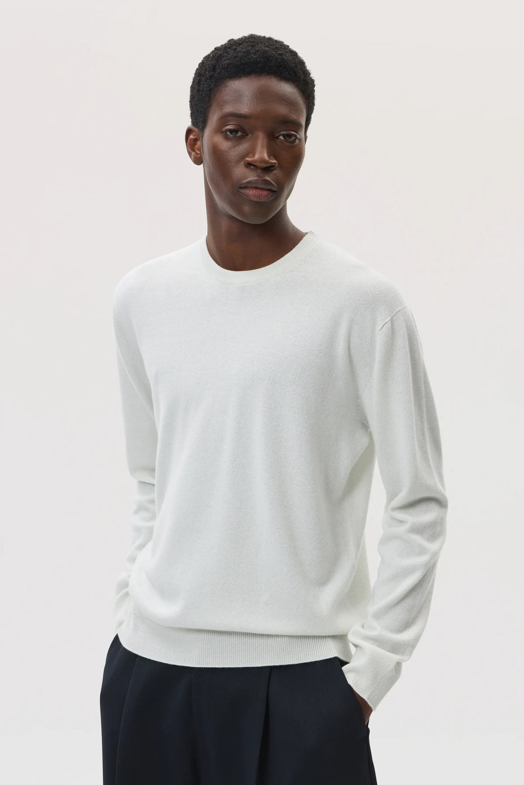 Johnstons of Elgin - Cashmere White Round Neck Jumper