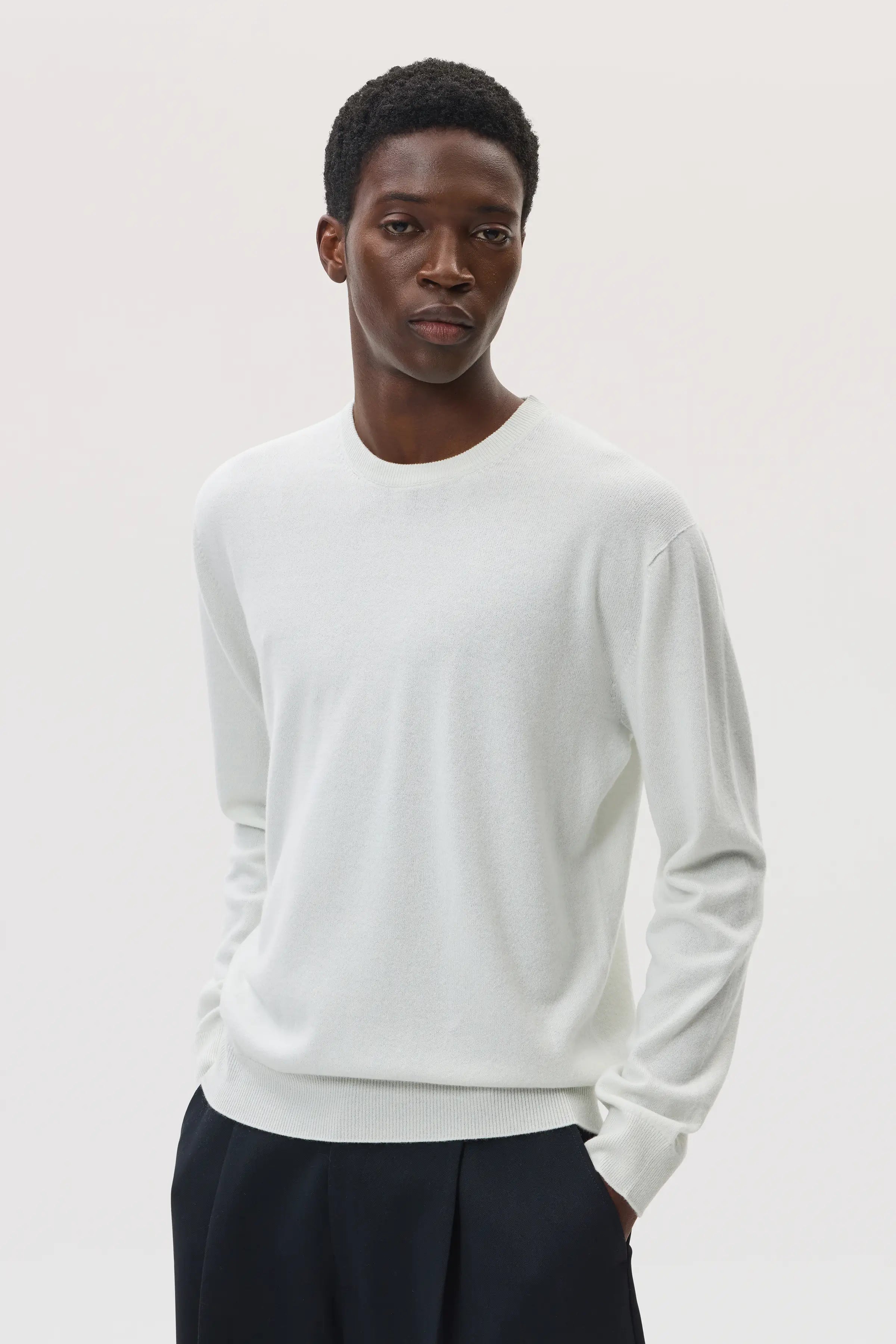 Johnstons of Elgin - Cashmere White Round Neck Jumper