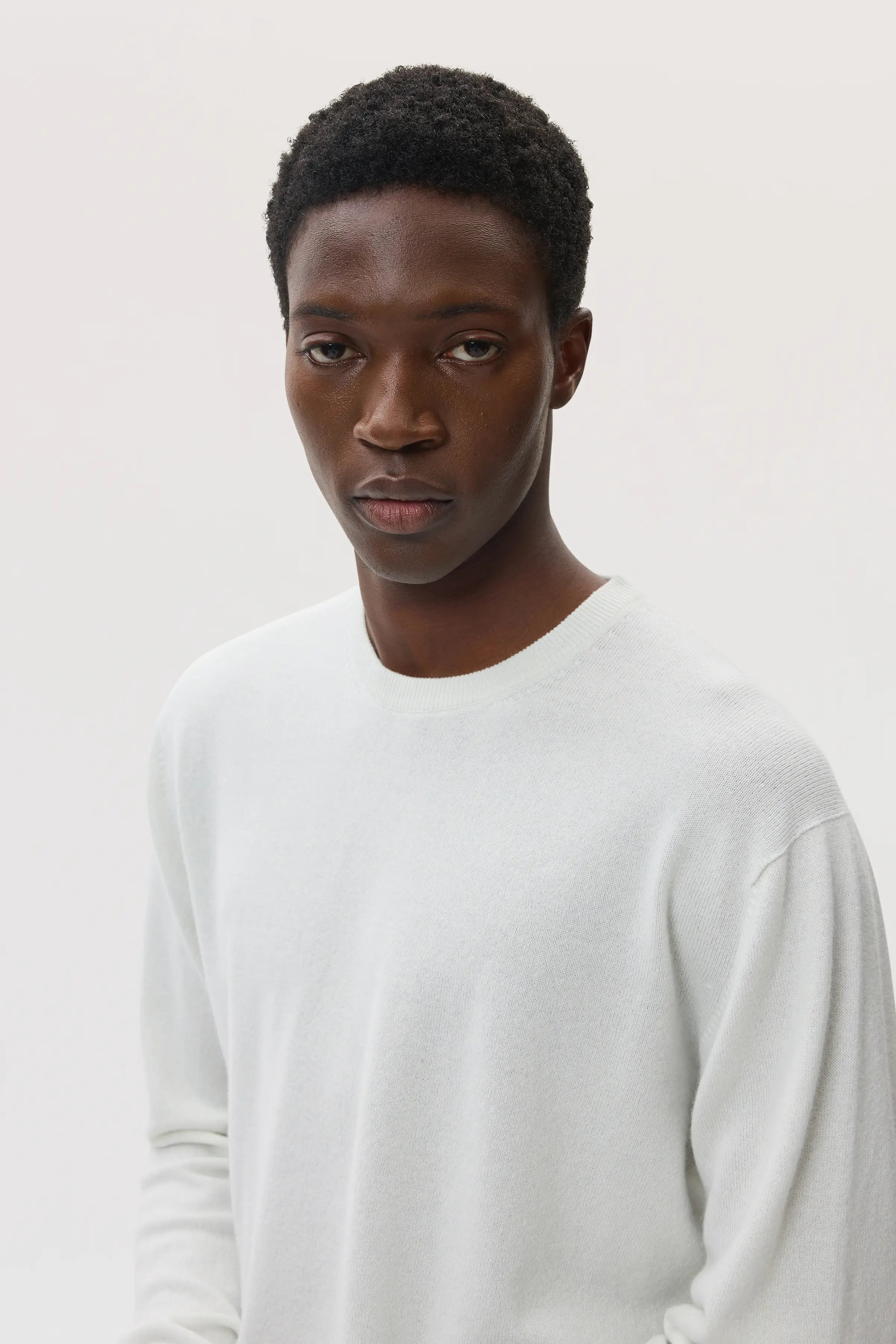 Johnstons of Elgin - Cashmere White Round Neck Jumper