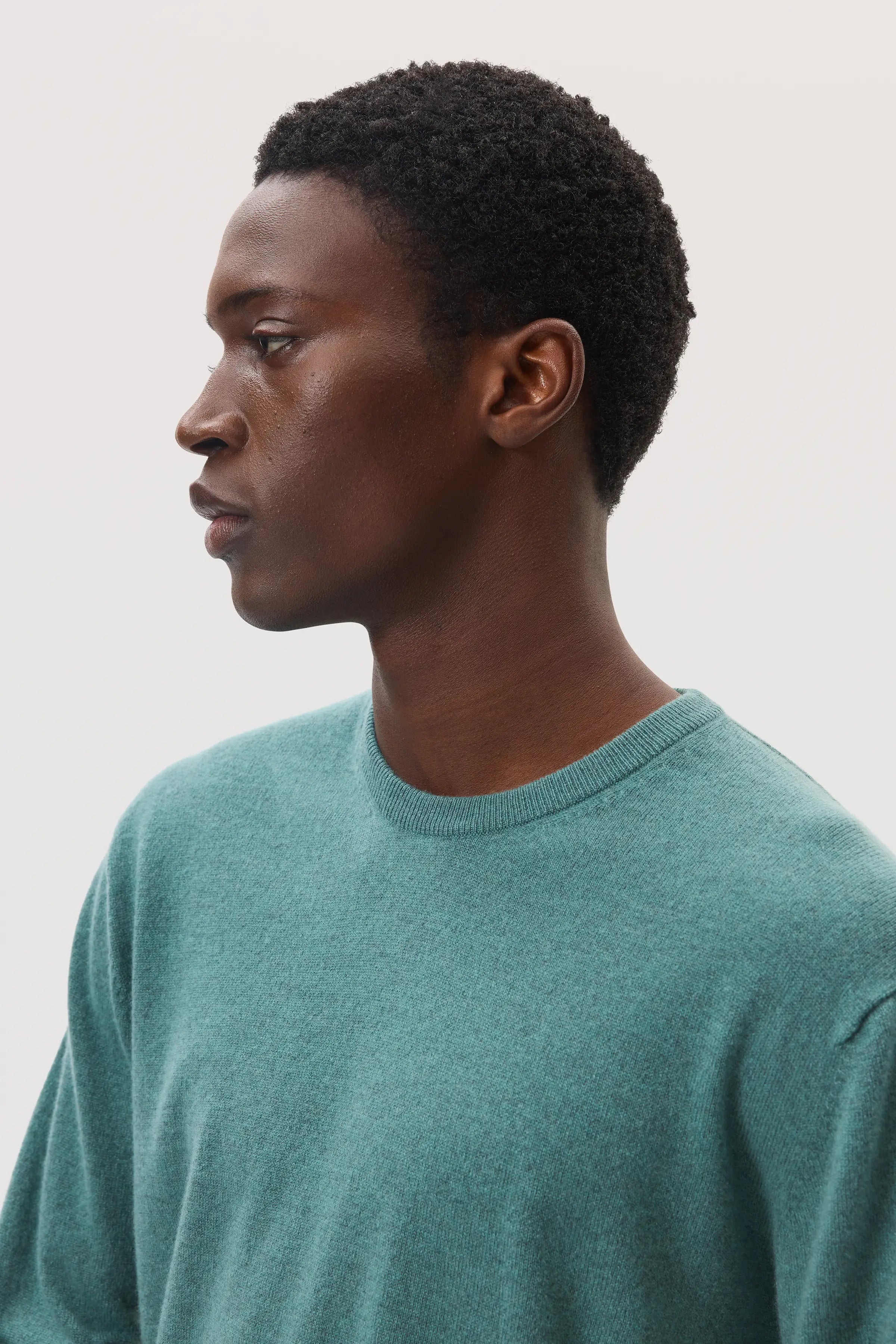 Johnstons of Elgin - Classic Cashmere Green Round Neck Jumper