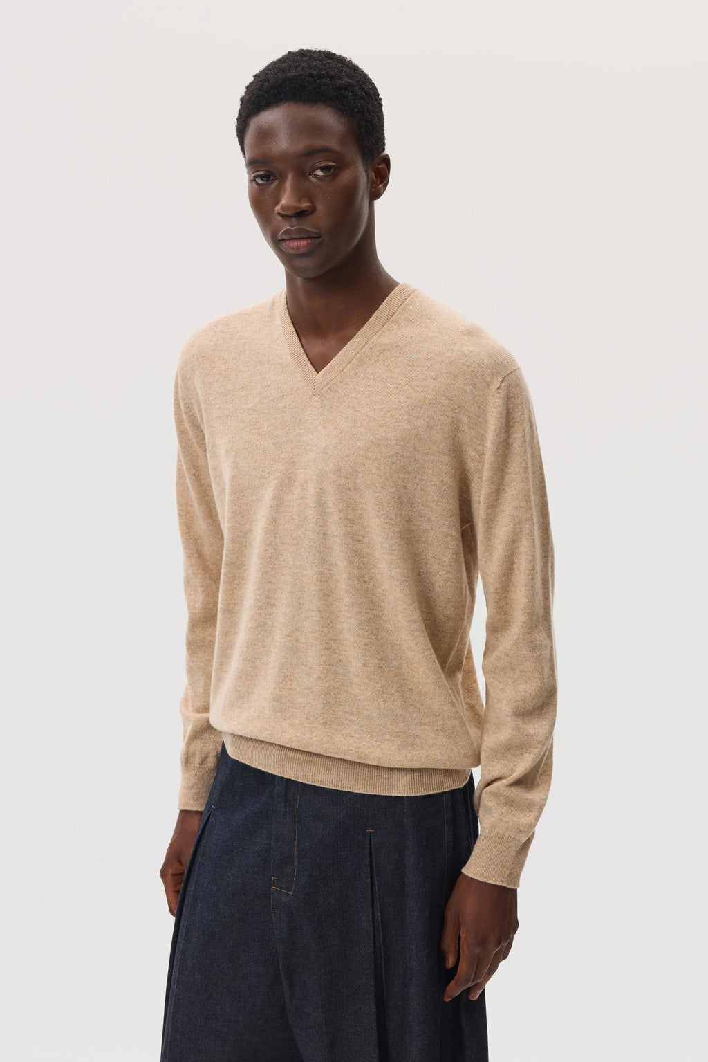 Johnstons of Elgin - Natural Cashmere V Neck Jumper