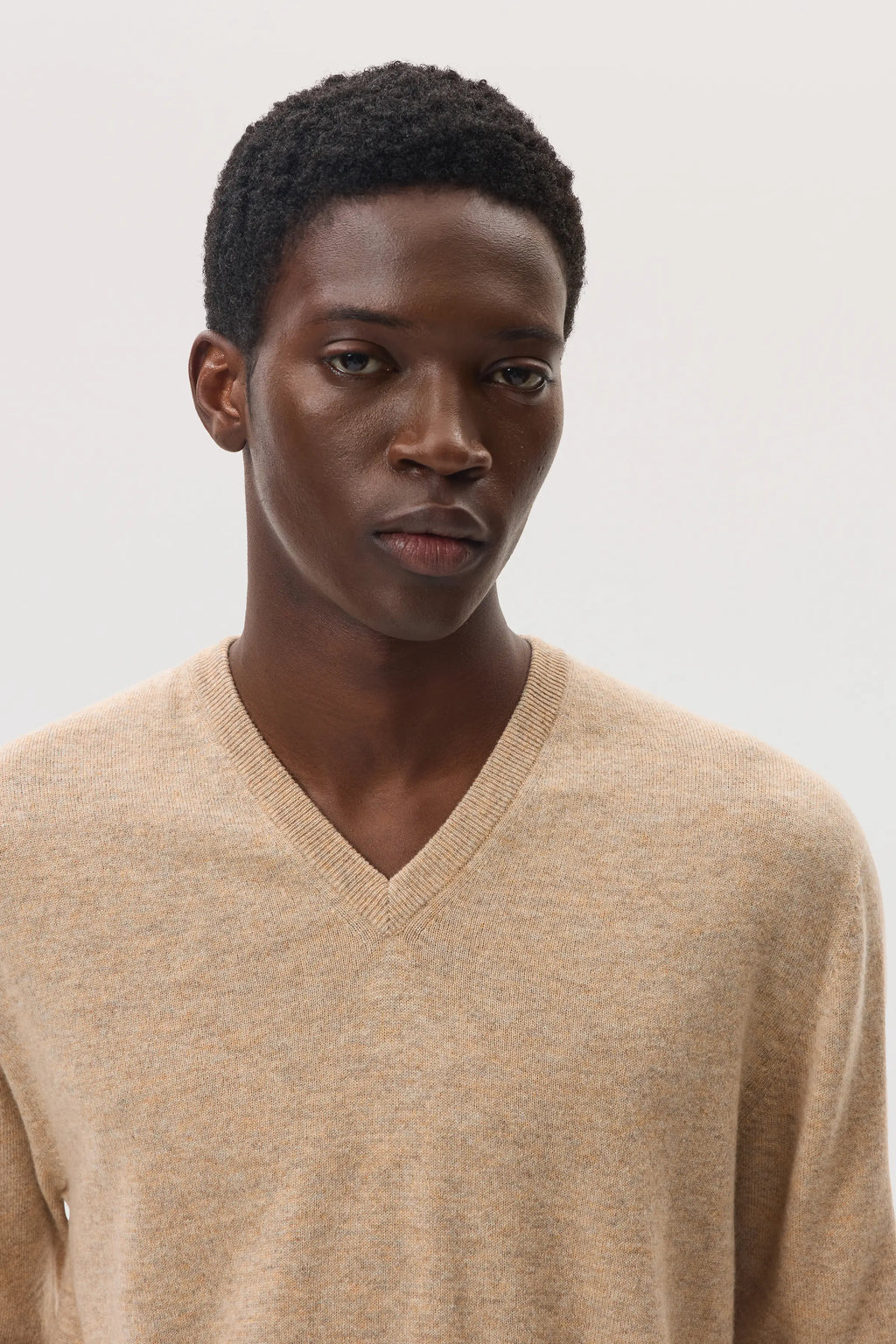 Johnstons of Elgin - Natural Cashmere V Neck Jumper